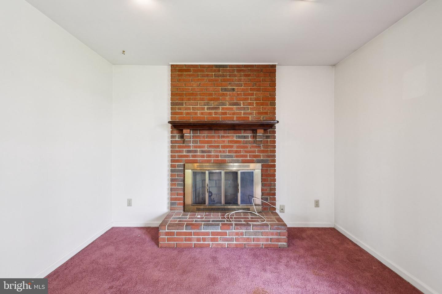 3112 FAIR WOODS PKWY, FAIRFAX, Virginia 22030, 3 Bedrooms Bedrooms, ,2 BathroomsBathrooms,Residential,For sale,3112 FAIR WOODS PKWY,VAFC2006358 MLS # VAFC2006358