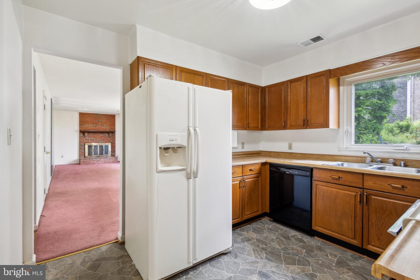 3112 FAIR WOODS PKWY, FAIRFAX, Virginia 22030, 3 Bedrooms Bedrooms, ,2 BathroomsBathrooms,Residential,For sale,3112 FAIR WOODS PKWY,VAFC2006358 MLS # VAFC2006358