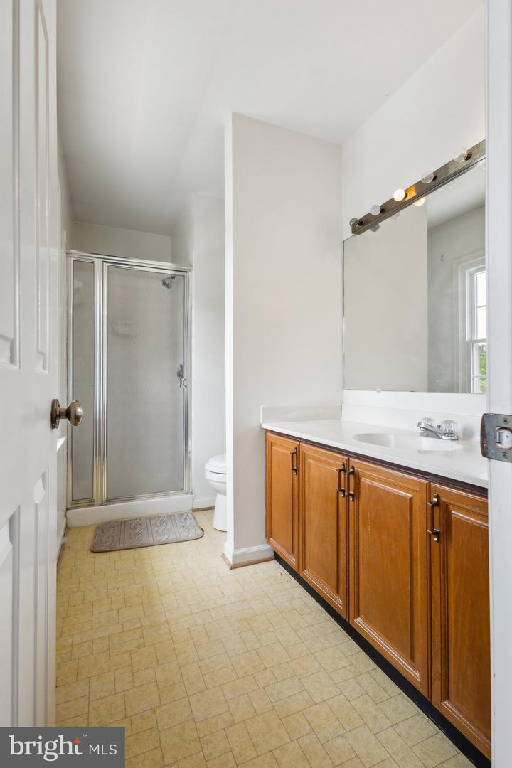 3112 FAIR WOODS PKWY, FAIRFAX, Virginia 22030, 3 Bedrooms Bedrooms, ,2 BathroomsBathrooms,Residential,For sale,3112 FAIR WOODS PKWY,VAFC2006358 MLS # VAFC2006358