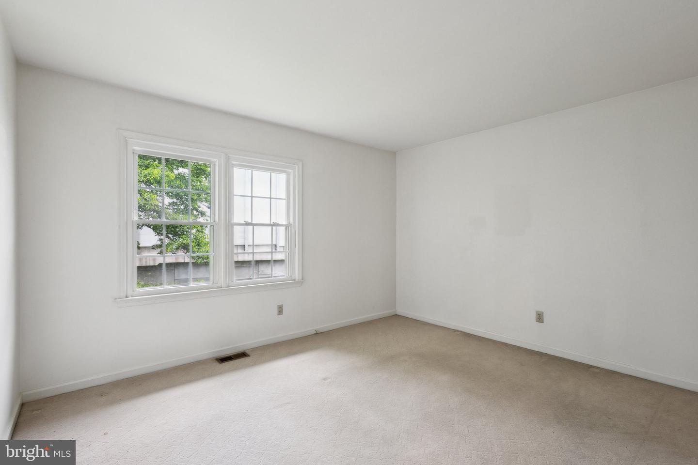 3112 FAIR WOODS PKWY, FAIRFAX, Virginia 22030, 3 Bedrooms Bedrooms, ,2 BathroomsBathrooms,Residential,For sale,3112 FAIR WOODS PKWY,VAFC2006358 MLS # VAFC2006358