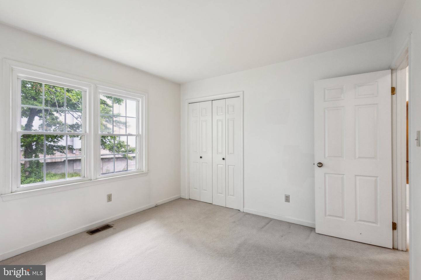 3112 FAIR WOODS PKWY, FAIRFAX, Virginia 22030, 3 Bedrooms Bedrooms, ,2 BathroomsBathrooms,Residential,For sale,3112 FAIR WOODS PKWY,VAFC2006358 MLS # VAFC2006358