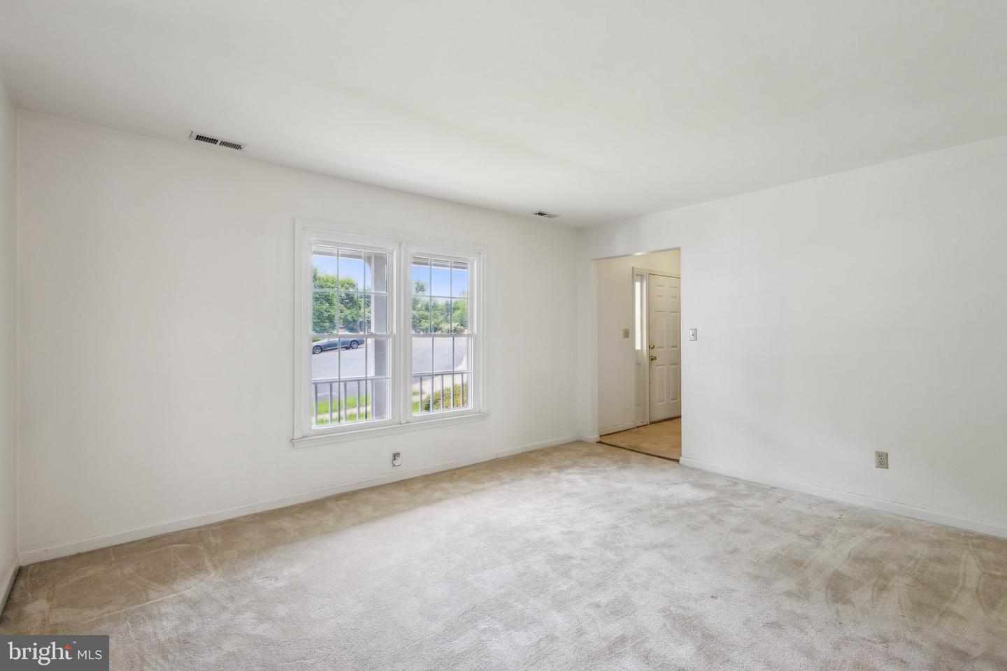 3112 FAIR WOODS PKWY, FAIRFAX, Virginia 22030, 3 Bedrooms Bedrooms, ,2 BathroomsBathrooms,Residential,For sale,3112 FAIR WOODS PKWY,VAFC2006358 MLS # VAFC2006358