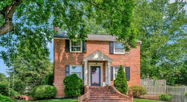 2231 N ILLINOIS ST, ARLINGTON, Virginia 22205, 3 Bedrooms Bedrooms, ,2 BathroomsBathrooms,Residential,For sale,2231 N ILLINOIS ST,VAAR2058058 MLS # VAAR2058058