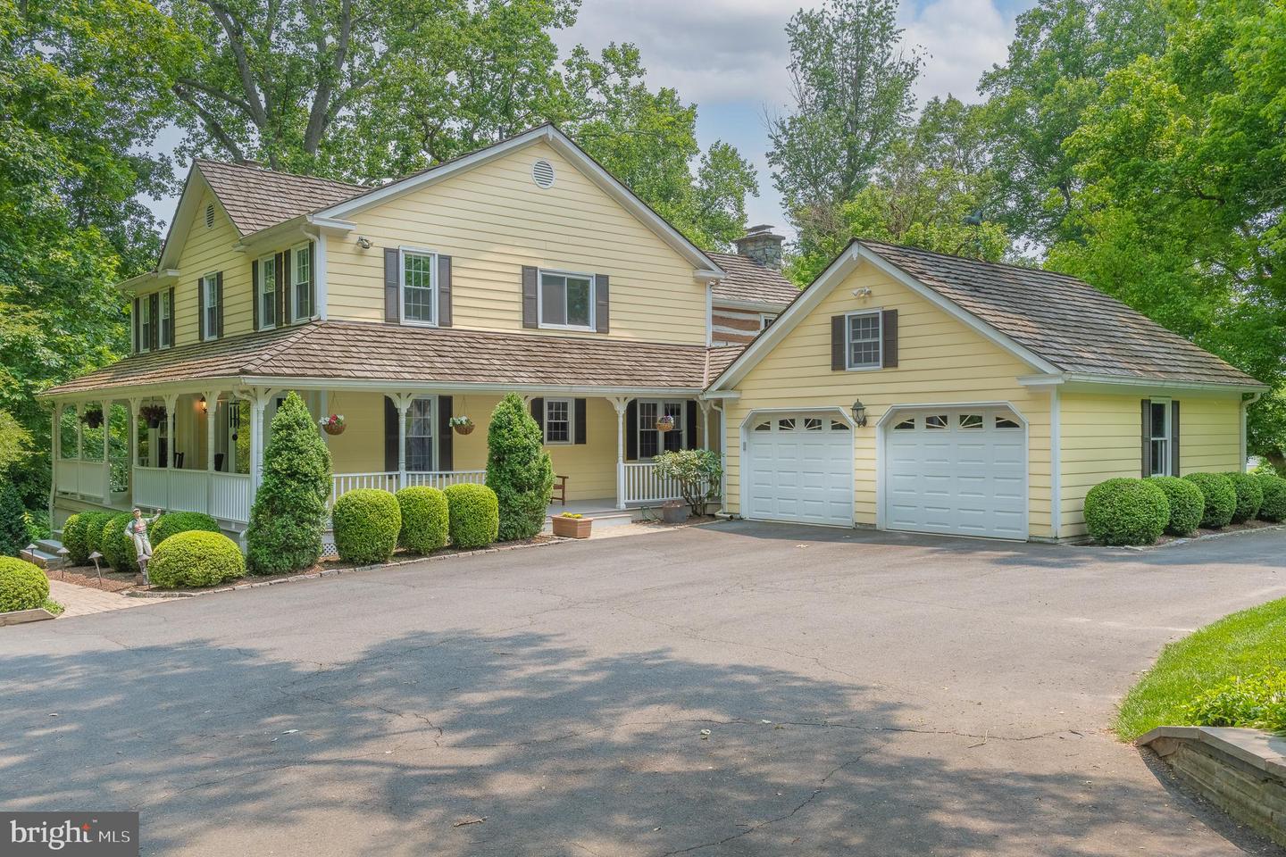 9020 OLD DOMINION DR, MCLEAN, Virginia 22102, 5 Bedrooms Bedrooms, ,4 BathroomsBathrooms,Residential,For sale,9020 OLD DOMINION DR,VAFX2242740 MLS # VAFX2242740