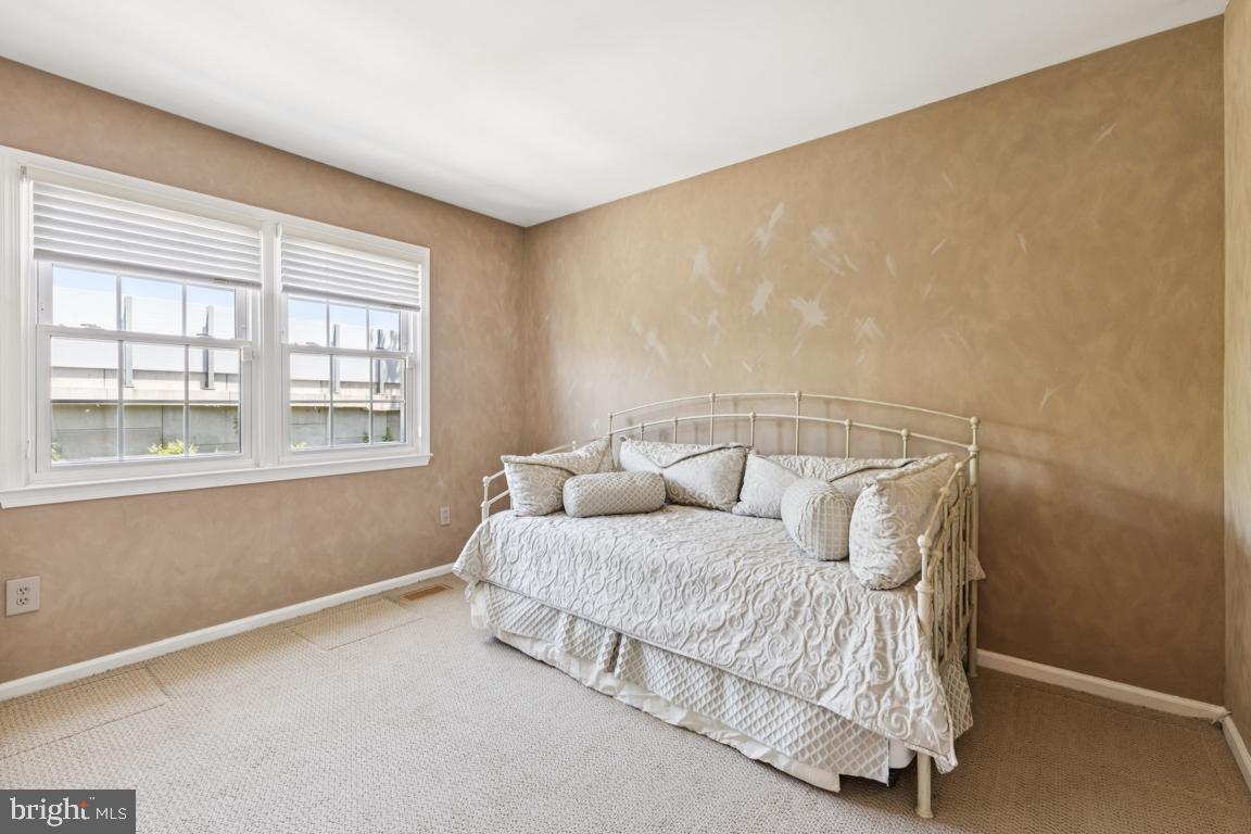 2756 KNOLLSIDE LN, VIENNA, Virginia 22180, 3 Bedrooms Bedrooms, ,1 BathroomBathrooms,Residential,For sale,2756 KNOLLSIDE LN,VAFX2242764 MLS # VAFX2242764