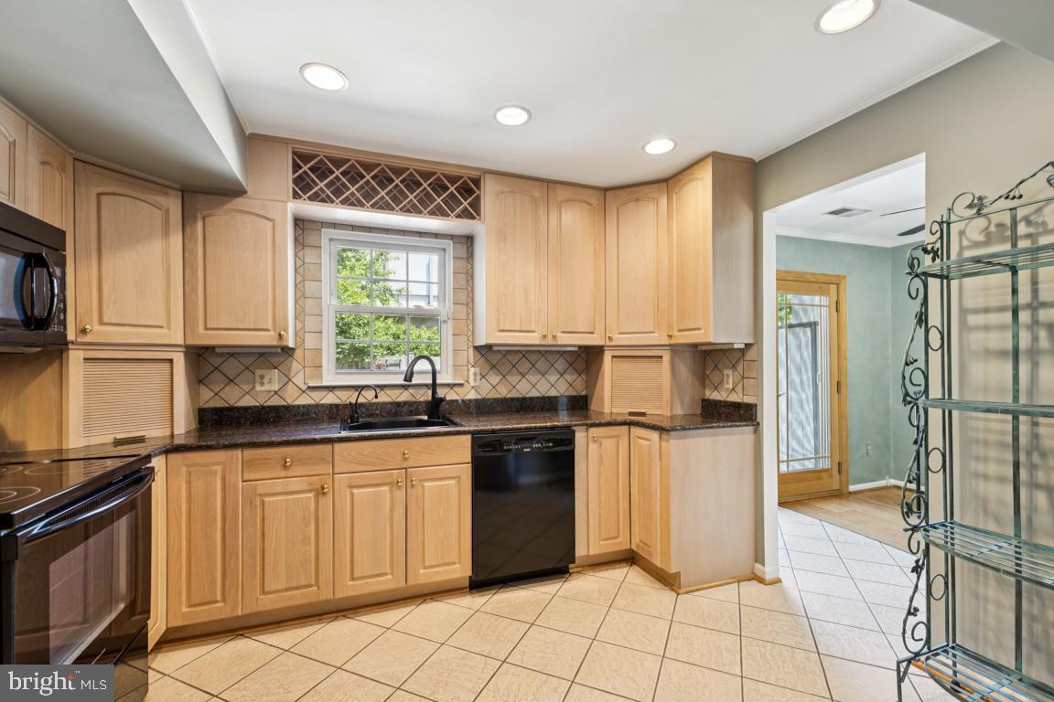 2756 KNOLLSIDE LN, VIENNA, Virginia 22180, 3 Bedrooms Bedrooms, ,1 BathroomBathrooms,Residential,For sale,2756 KNOLLSIDE LN,VAFX2242764 MLS # VAFX2242764