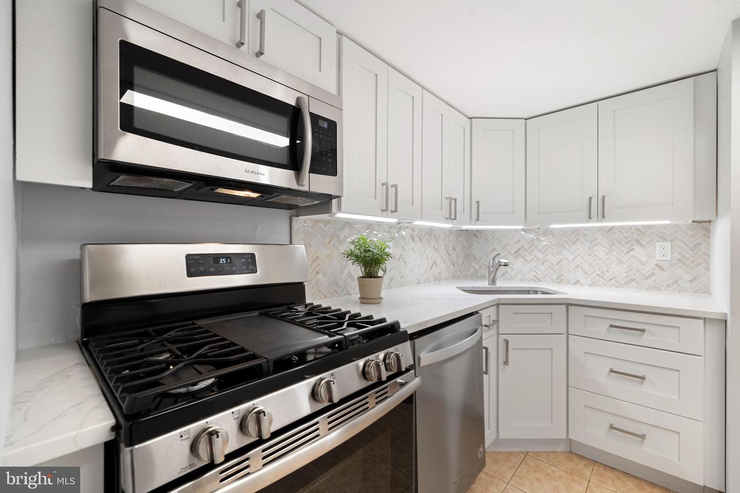 1536 NORTHGATE SQ #21, RESTON, Virginia 20190, 2 Bedrooms Bedrooms, ,1 BathroomBathrooms,Residential,For sale,1536 NORTHGATE SQ #21,VAFX2242846 MLS # VAFX2242846