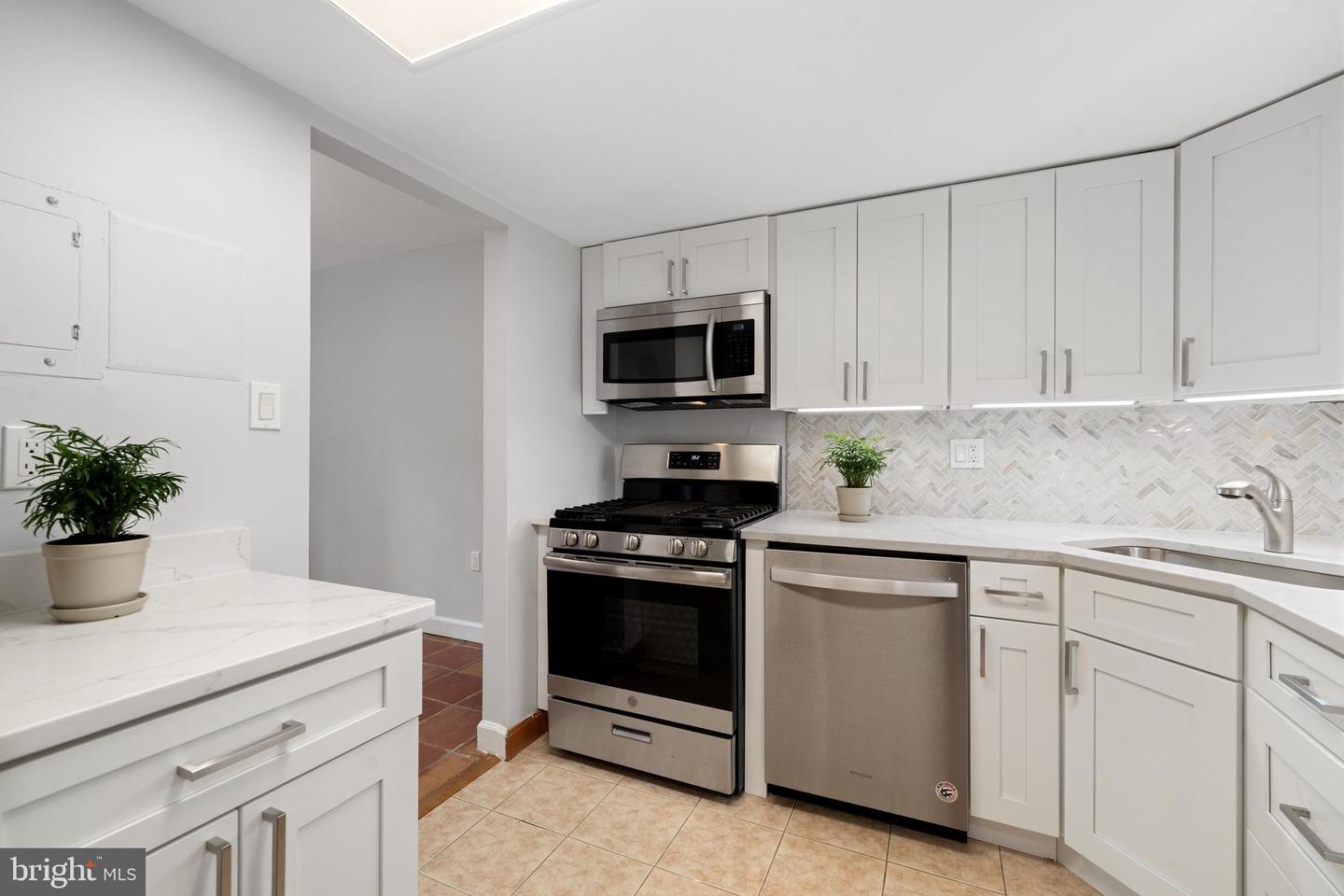 1536 NORTHGATE SQ #21, RESTON, Virginia 20190, 2 Bedrooms Bedrooms, ,1 BathroomBathrooms,Residential,For sale,1536 NORTHGATE SQ #21,VAFX2242846 MLS # VAFX2242846