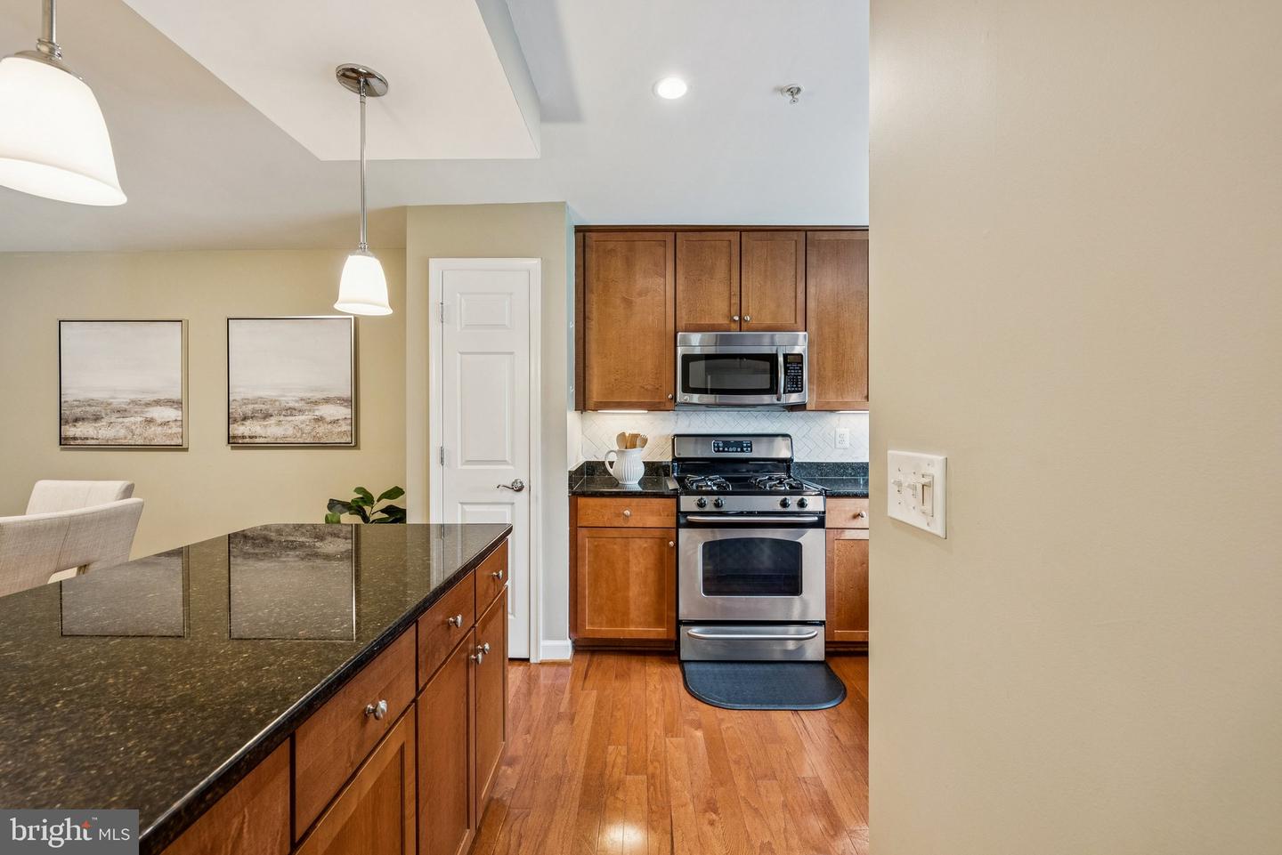 4089 S FOUR MILE RUN DR #203, ARLINGTON, Virginia 22204, 2 Bedrooms Bedrooms, ,2 BathroomsBathrooms,Residential,For sale,4089 S FOUR MILE RUN DR #203,VAAR2058108 MLS # VAAR2058108