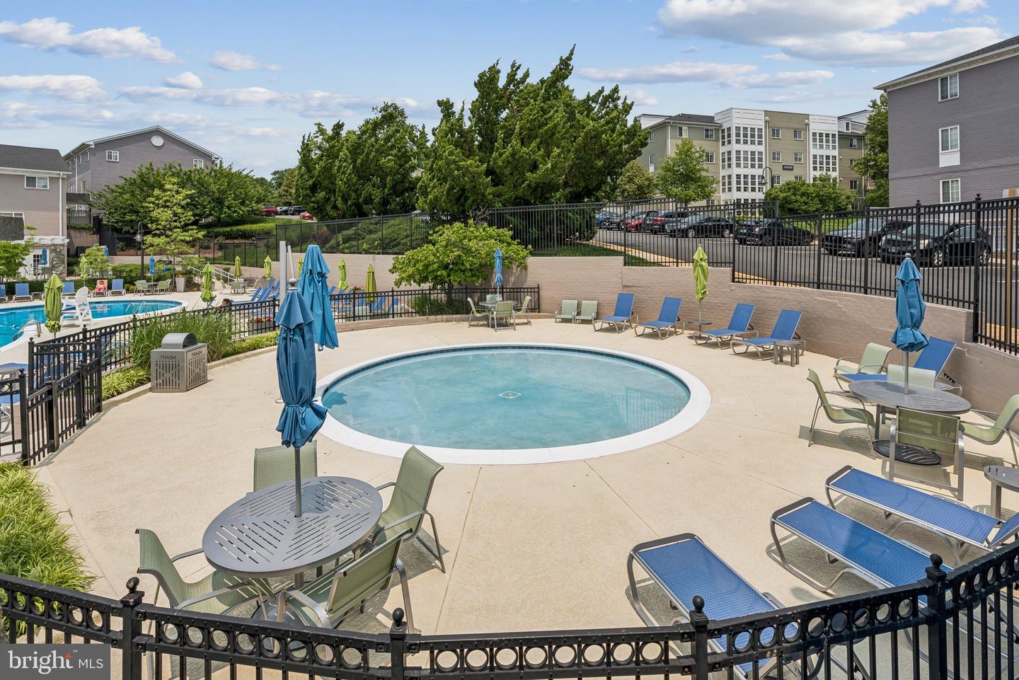 4089 S FOUR MILE RUN DR #203, ARLINGTON, Virginia 22204, 2 Bedrooms Bedrooms, ,2 BathroomsBathrooms,Residential,For sale,4089 S FOUR MILE RUN DR #203,VAAR2058108 MLS # VAAR2058108
