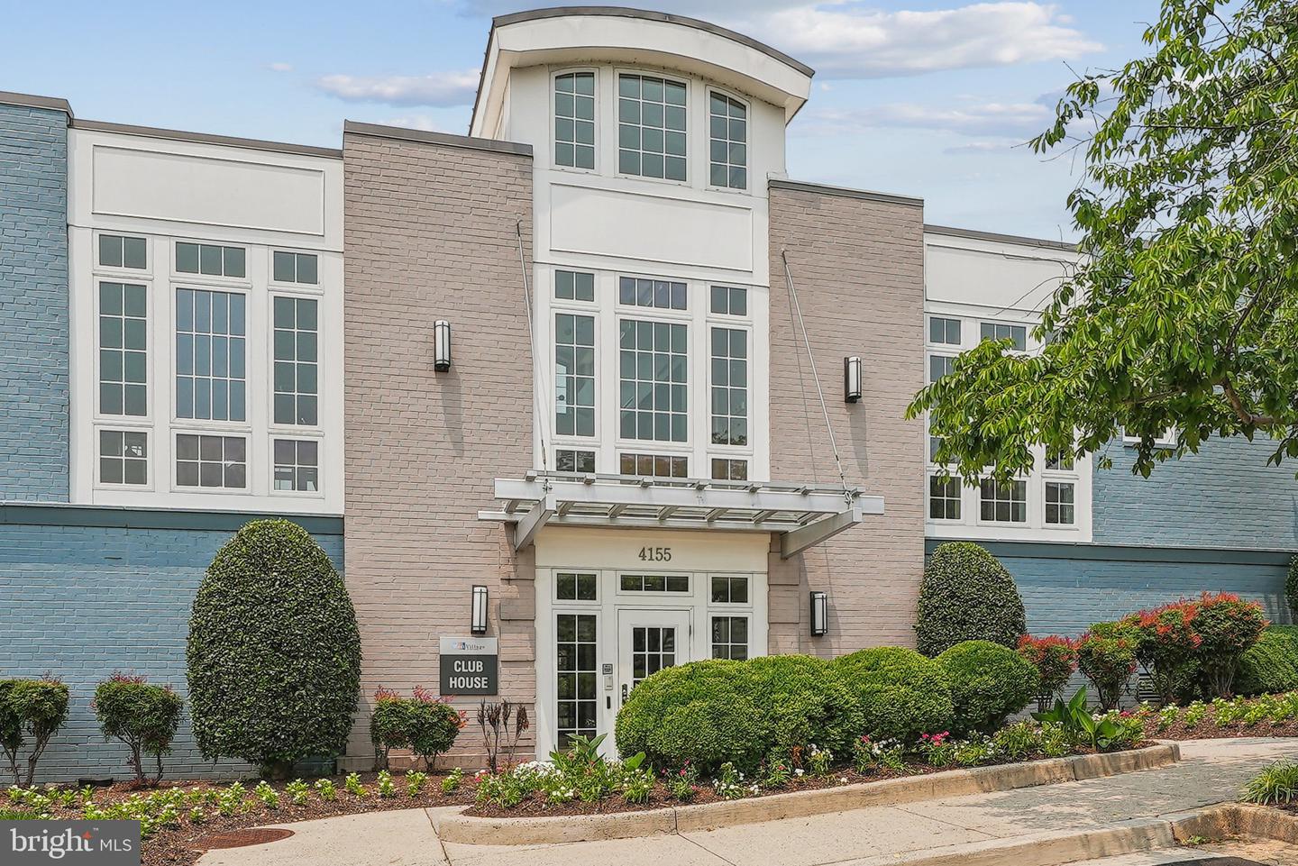 4089 S FOUR MILE RUN DR #203, ARLINGTON, Virginia 22204, 2 Bedrooms Bedrooms, ,2 BathroomsBathrooms,Residential,For sale,4089 S FOUR MILE RUN DR #203,VAAR2058108 MLS # VAAR2058108