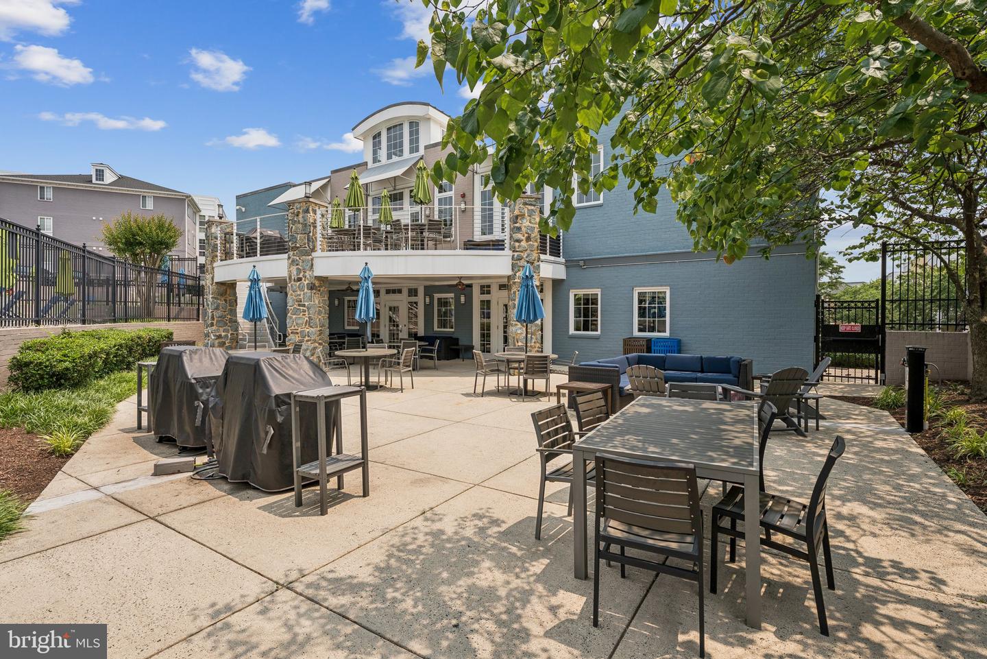 4089 S FOUR MILE RUN DR #203, ARLINGTON, Virginia 22204, 2 Bedrooms Bedrooms, ,2 BathroomsBathrooms,Residential,For sale,4089 S FOUR MILE RUN DR #203,VAAR2058108 MLS # VAAR2058108