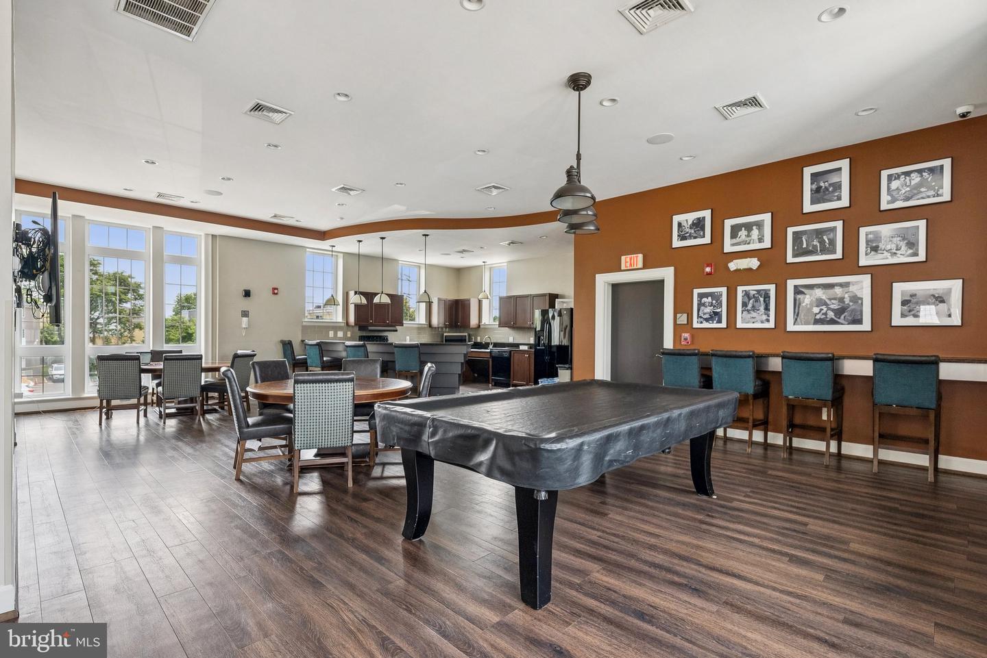 4089 S FOUR MILE RUN DR #203, ARLINGTON, Virginia 22204, 2 Bedrooms Bedrooms, ,2 BathroomsBathrooms,Residential,For sale,4089 S FOUR MILE RUN DR #203,VAAR2058108 MLS # VAAR2058108