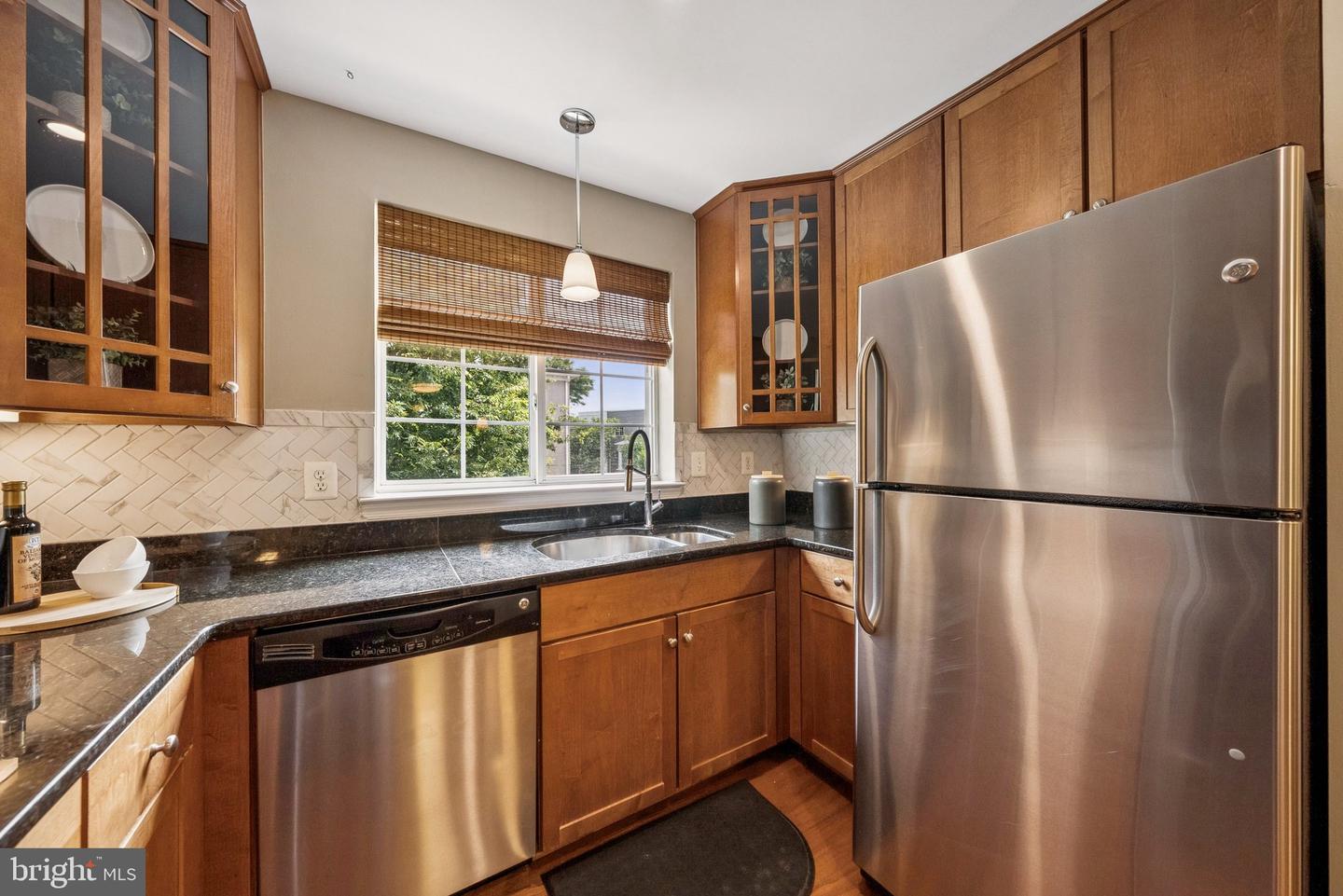 4089 S FOUR MILE RUN DR #203, ARLINGTON, Virginia 22204, 2 Bedrooms Bedrooms, ,2 BathroomsBathrooms,Residential,For sale,4089 S FOUR MILE RUN DR #203,VAAR2058108 MLS # VAAR2058108