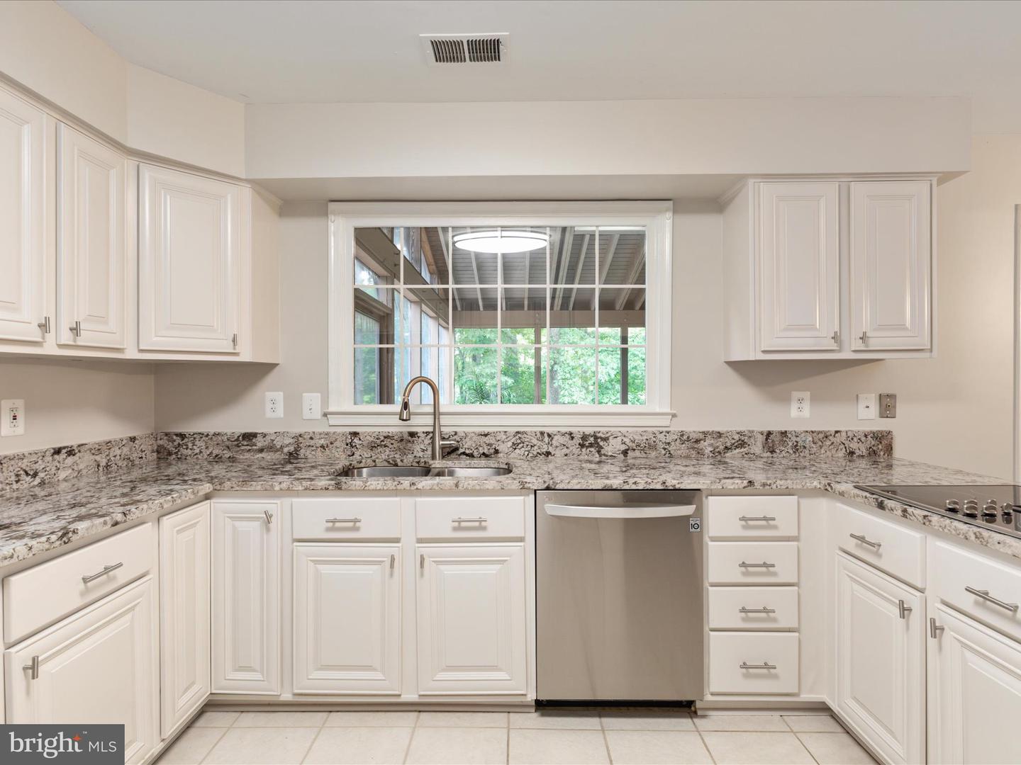 12015 MEADOWVILLE CT, HERNDON, Virginia 20170, 5 Bedrooms Bedrooms, ,3 BathroomsBathrooms,Residential,For sale,12015 MEADOWVILLE CT,VAFX2242940 MLS # VAFX2242940