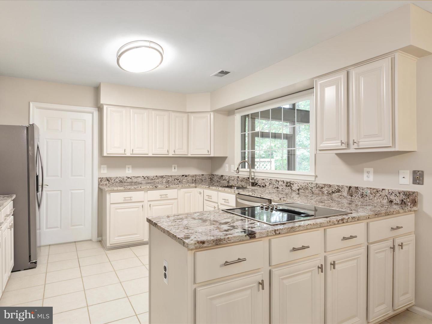 12015 MEADOWVILLE CT, HERNDON, Virginia 20170, 5 Bedrooms Bedrooms, ,3 BathroomsBathrooms,Residential,For sale,12015 MEADOWVILLE CT,VAFX2242940 MLS # VAFX2242940