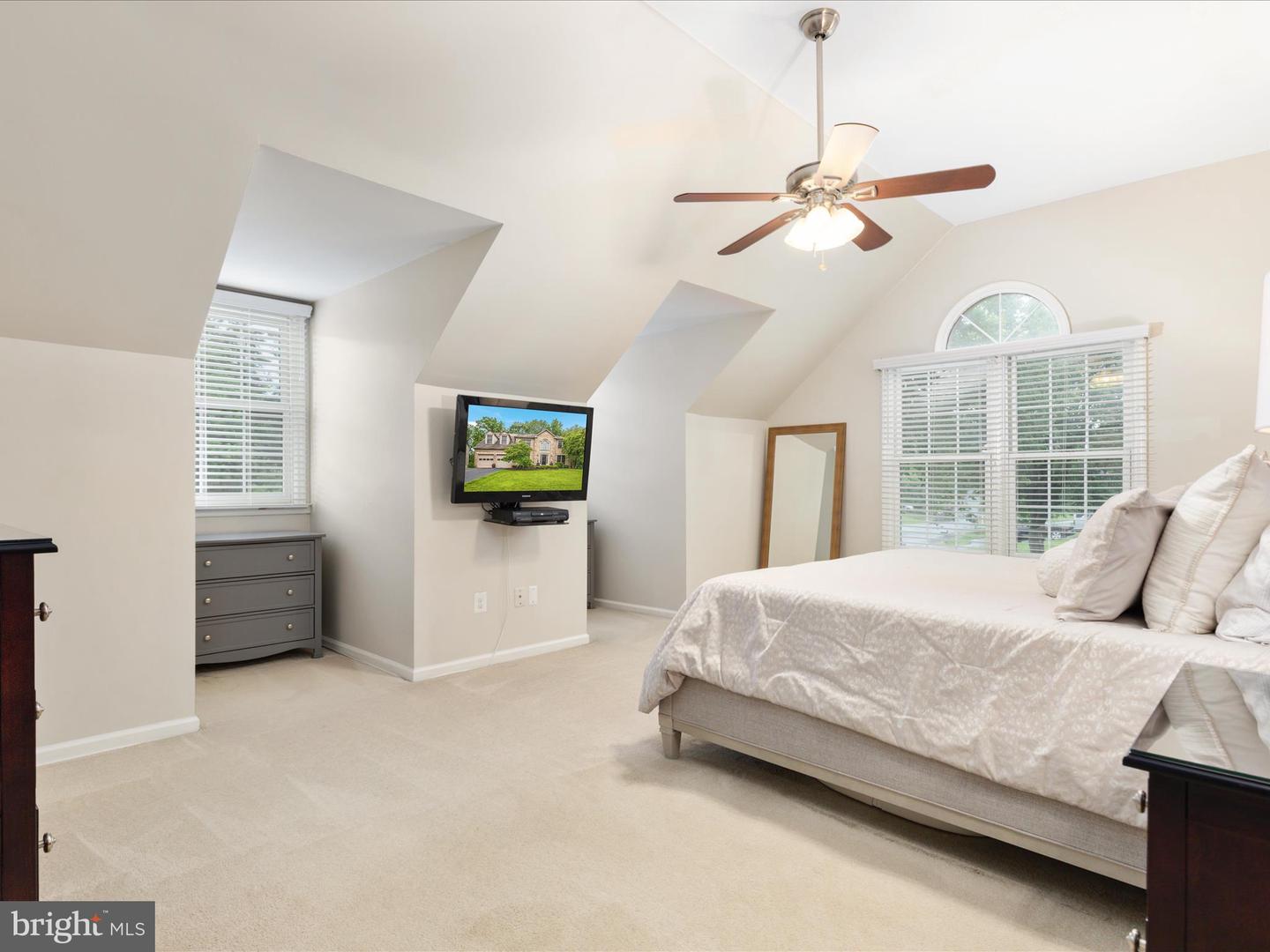 12015 MEADOWVILLE CT, HERNDON, Virginia 20170, 5 Bedrooms Bedrooms, ,3 BathroomsBathrooms,Residential,For sale,12015 MEADOWVILLE CT,VAFX2242940 MLS # VAFX2242940