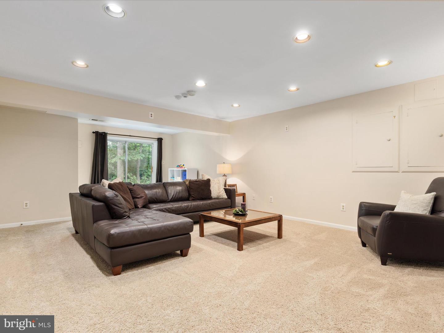 12015 MEADOWVILLE CT, HERNDON, Virginia 20170, 5 Bedrooms Bedrooms, ,3 BathroomsBathrooms,Residential,For sale,12015 MEADOWVILLE CT,VAFX2242940 MLS # VAFX2242940