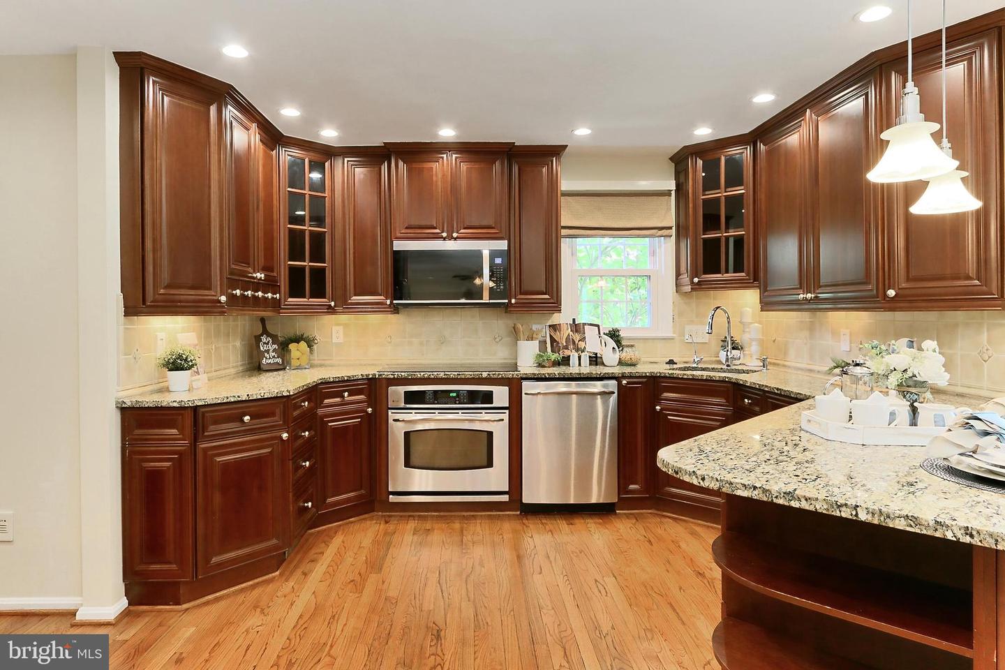 9200 DOROTHY LN, SPRINGFIELD, Virginia 22153, 5 Bedrooms Bedrooms, ,3 BathroomsBathrooms,Residential,For sale,9200 DOROTHY LN,VAFX2242992 MLS # VAFX2242992