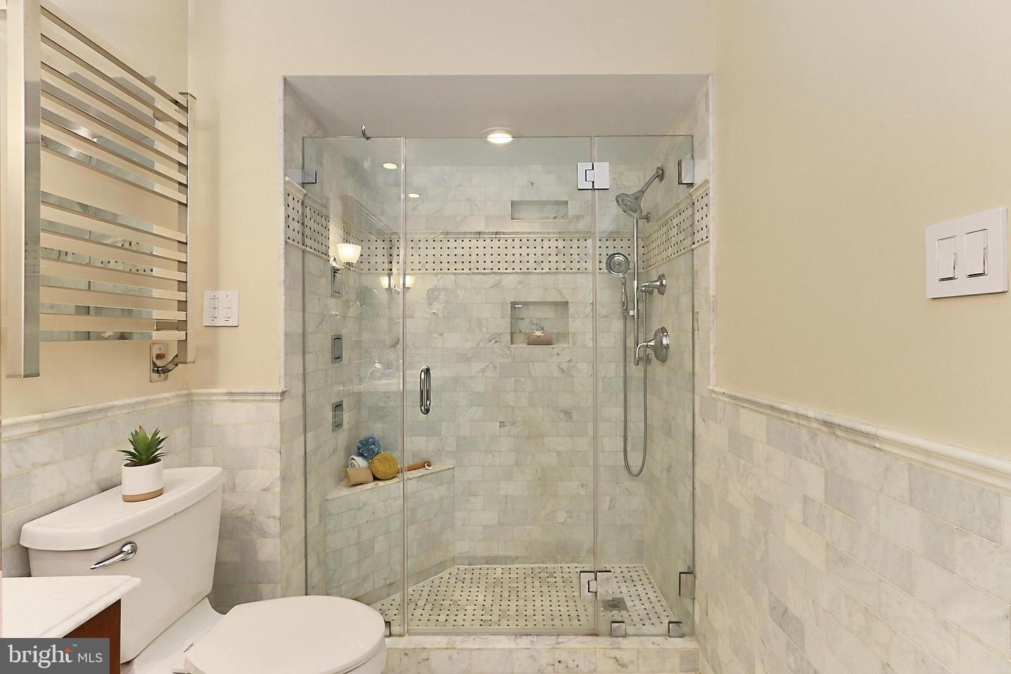 9200 DOROTHY LN, SPRINGFIELD, Virginia 22153, 5 Bedrooms Bedrooms, ,3 BathroomsBathrooms,Residential,For sale,9200 DOROTHY LN,VAFX2242992 MLS # VAFX2242992
