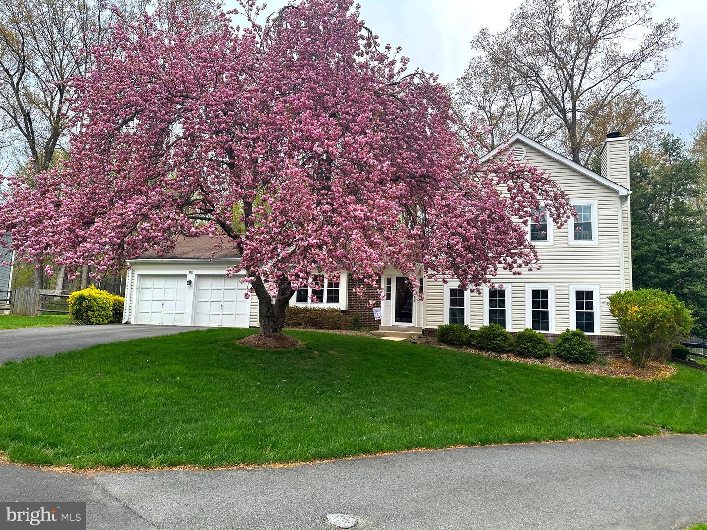 5911 OAK LEATHER DR, BURKE, Virginia 22015, 4 Bedrooms Bedrooms, ,2 BathroomsBathrooms,Residential,For sale,5911 OAK LEATHER DR,VAFX2243006 MLS # VAFX2243006