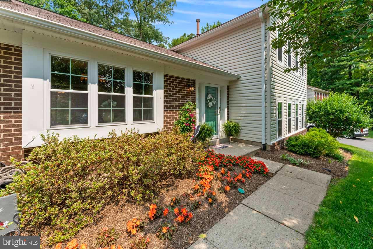 5911 OAK LEATHER DR, BURKE, Virginia 22015, 4 Bedrooms Bedrooms, ,2 BathroomsBathrooms,Residential,For sale,5911 OAK LEATHER DR,VAFX2243006 MLS # VAFX2243006