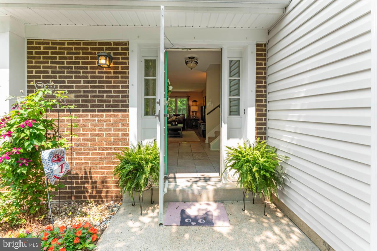 5911 OAK LEATHER DR, BURKE, Virginia 22015, 4 Bedrooms Bedrooms, ,2 BathroomsBathrooms,Residential,For sale,5911 OAK LEATHER DR,VAFX2243006 MLS # VAFX2243006