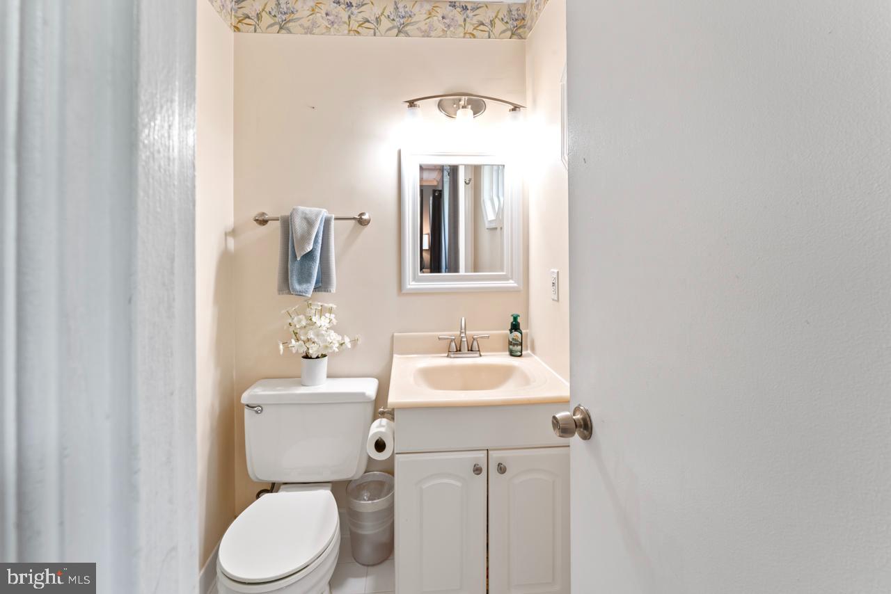 5911 OAK LEATHER DR, BURKE, Virginia 22015, 4 Bedrooms Bedrooms, ,2 BathroomsBathrooms,Residential,For sale,5911 OAK LEATHER DR,VAFX2243006 MLS # VAFX2243006
