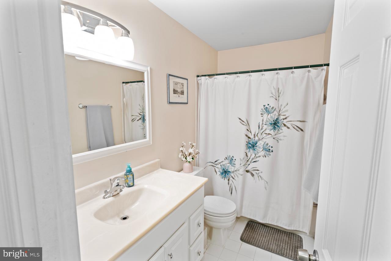 5911 OAK LEATHER DR, BURKE, Virginia 22015, 4 Bedrooms Bedrooms, ,2 BathroomsBathrooms,Residential,For sale,5911 OAK LEATHER DR,VAFX2243006 MLS # VAFX2243006