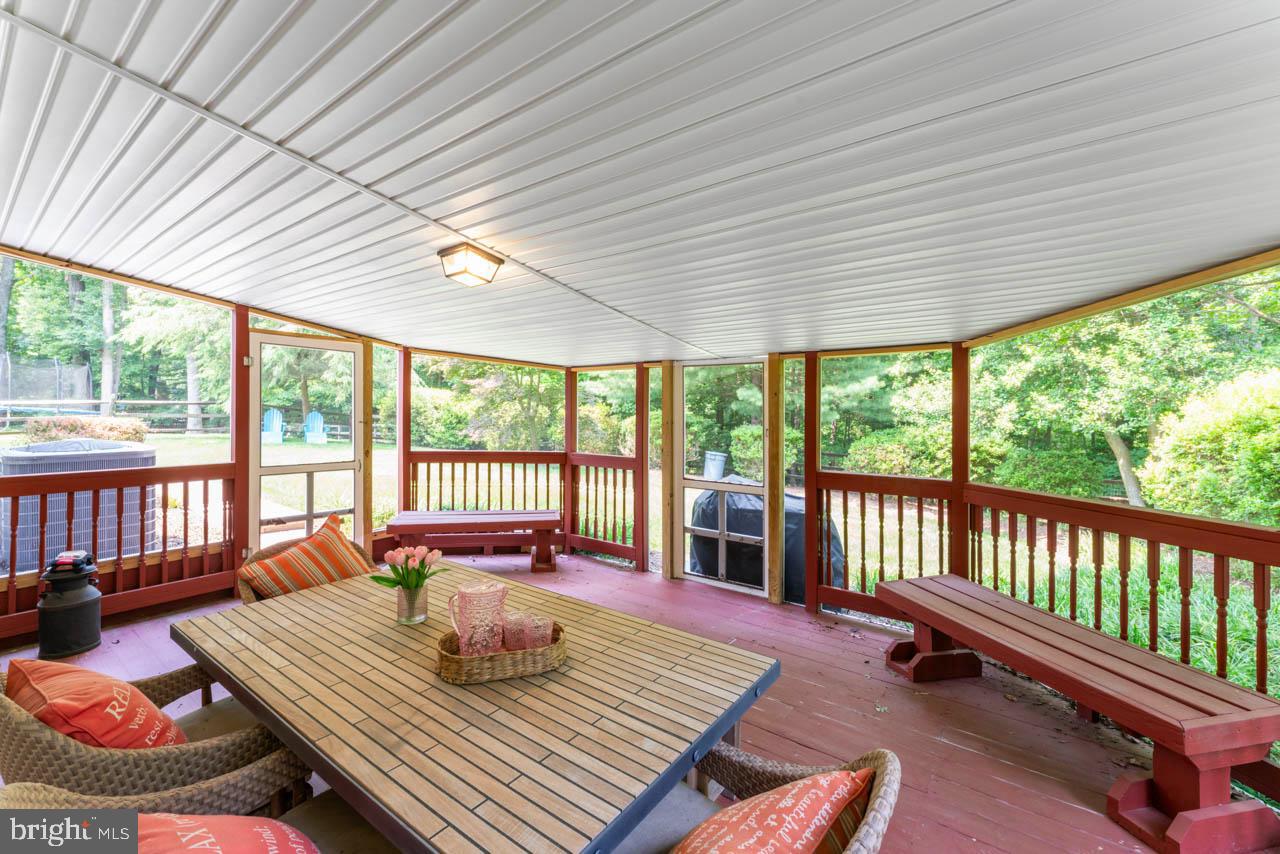 5911 OAK LEATHER DR, BURKE, Virginia 22015, 4 Bedrooms Bedrooms, ,2 BathroomsBathrooms,Residential,For sale,5911 OAK LEATHER DR,VAFX2243006 MLS # VAFX2243006
