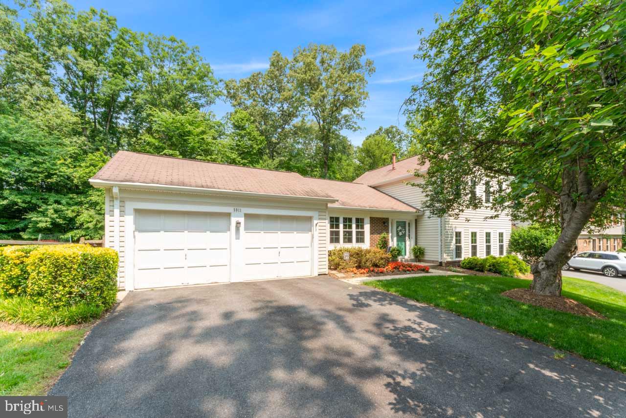 5911 OAK LEATHER DR, BURKE, Virginia 22015, 4 Bedrooms Bedrooms, ,2 BathroomsBathrooms,Residential,For sale,5911 OAK LEATHER DR,VAFX2243006 MLS # VAFX2243006