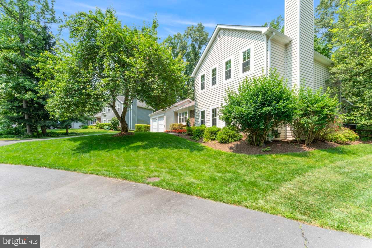 5911 OAK LEATHER DR, BURKE, Virginia 22015, 4 Bedrooms Bedrooms, ,2 BathroomsBathrooms,Residential,For sale,5911 OAK LEATHER DR,VAFX2243006 MLS # VAFX2243006