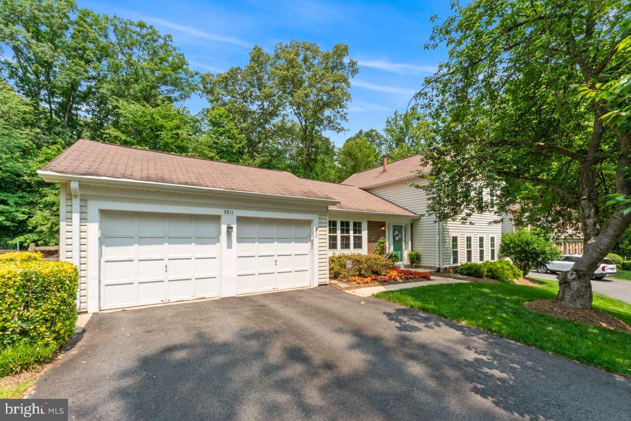 5911 OAK LEATHER DR, BURKE, Virginia 22015, 4 Bedrooms Bedrooms, ,2 BathroomsBathrooms,Residential,For sale,5911 OAK LEATHER DR,VAFX2243006 MLS # VAFX2243006