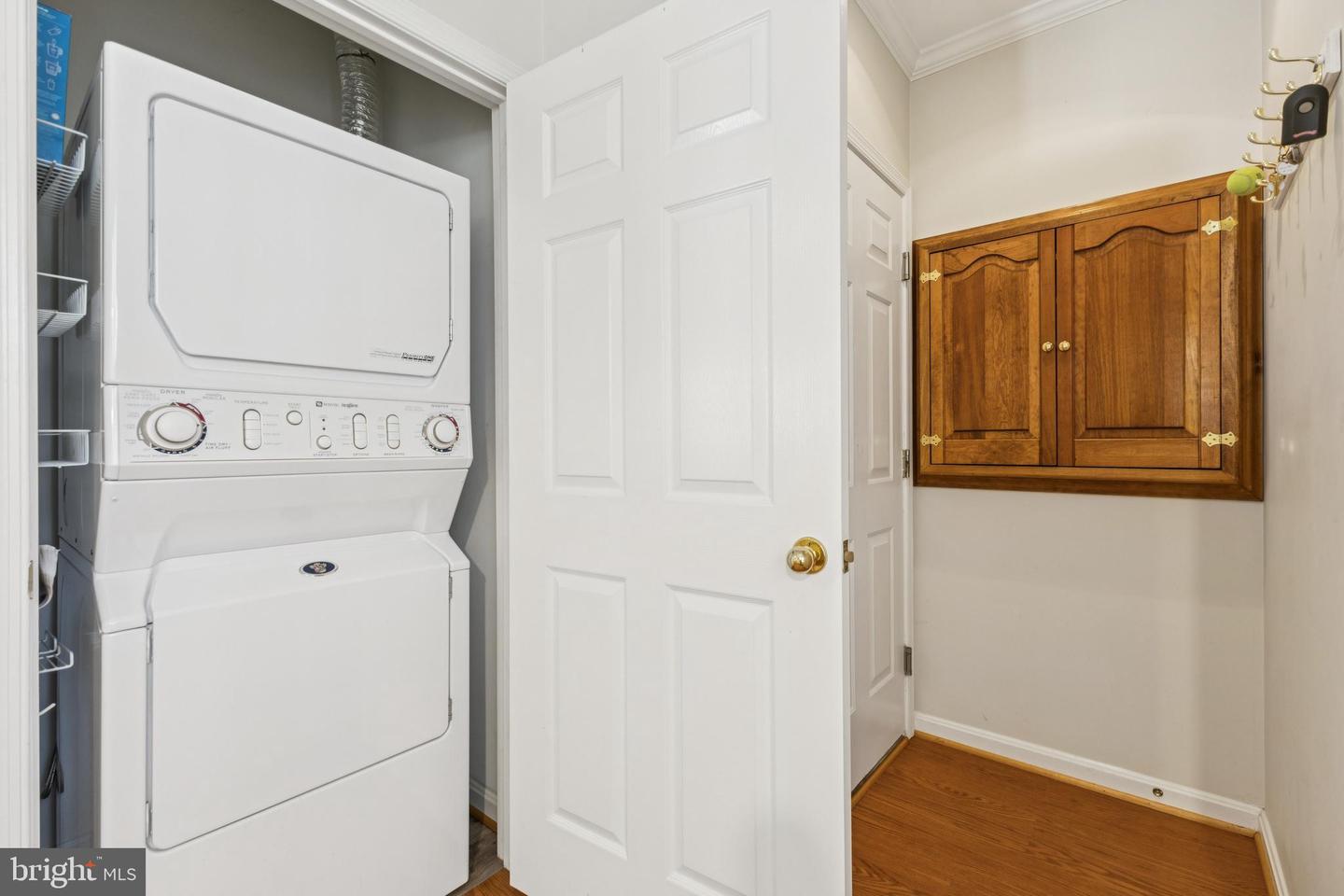 25272 RIFFLEFORD SQ #104, CHANTILLY, Virginia 20152, 2 Bedrooms Bedrooms, ,2 BathroomsBathrooms,Residential,For sale,25272 RIFFLEFORD SQ #104,VALO2097742 MLS # VALO2097742