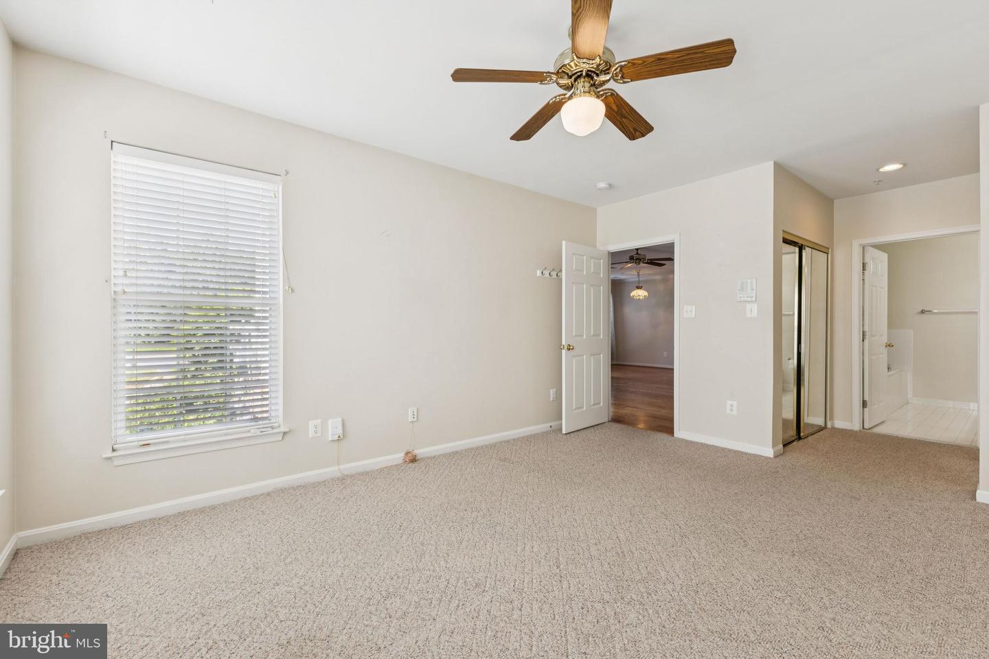 25272 RIFFLEFORD SQ #104, CHANTILLY, Virginia 20152, 2 Bedrooms Bedrooms, ,2 BathroomsBathrooms,Residential,For sale,25272 RIFFLEFORD SQ #104,VALO2097742 MLS # VALO2097742