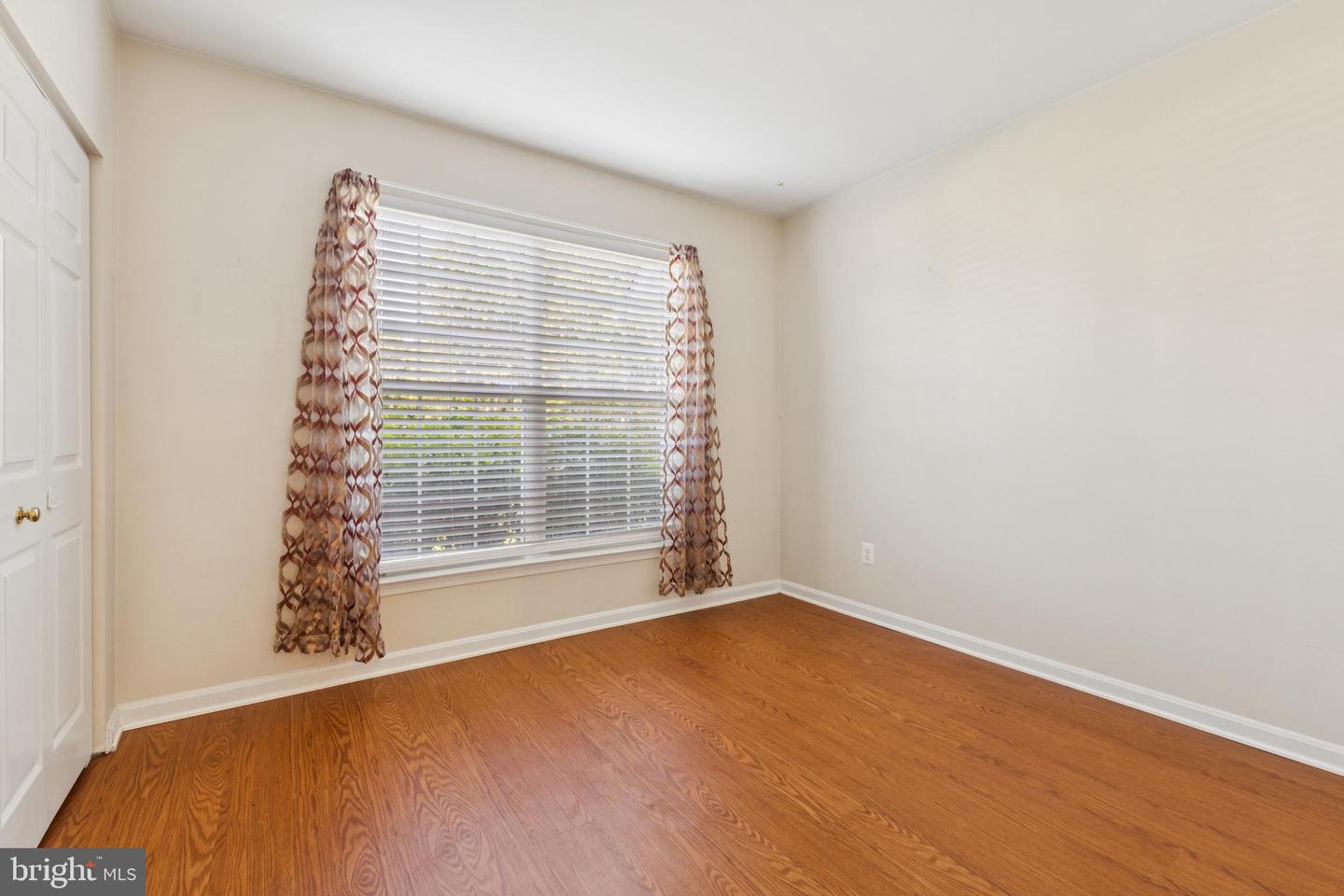 25272 RIFFLEFORD SQ #104, CHANTILLY, Virginia 20152, 2 Bedrooms Bedrooms, ,2 BathroomsBathrooms,Residential,For sale,25272 RIFFLEFORD SQ #104,VALO2097742 MLS # VALO2097742
