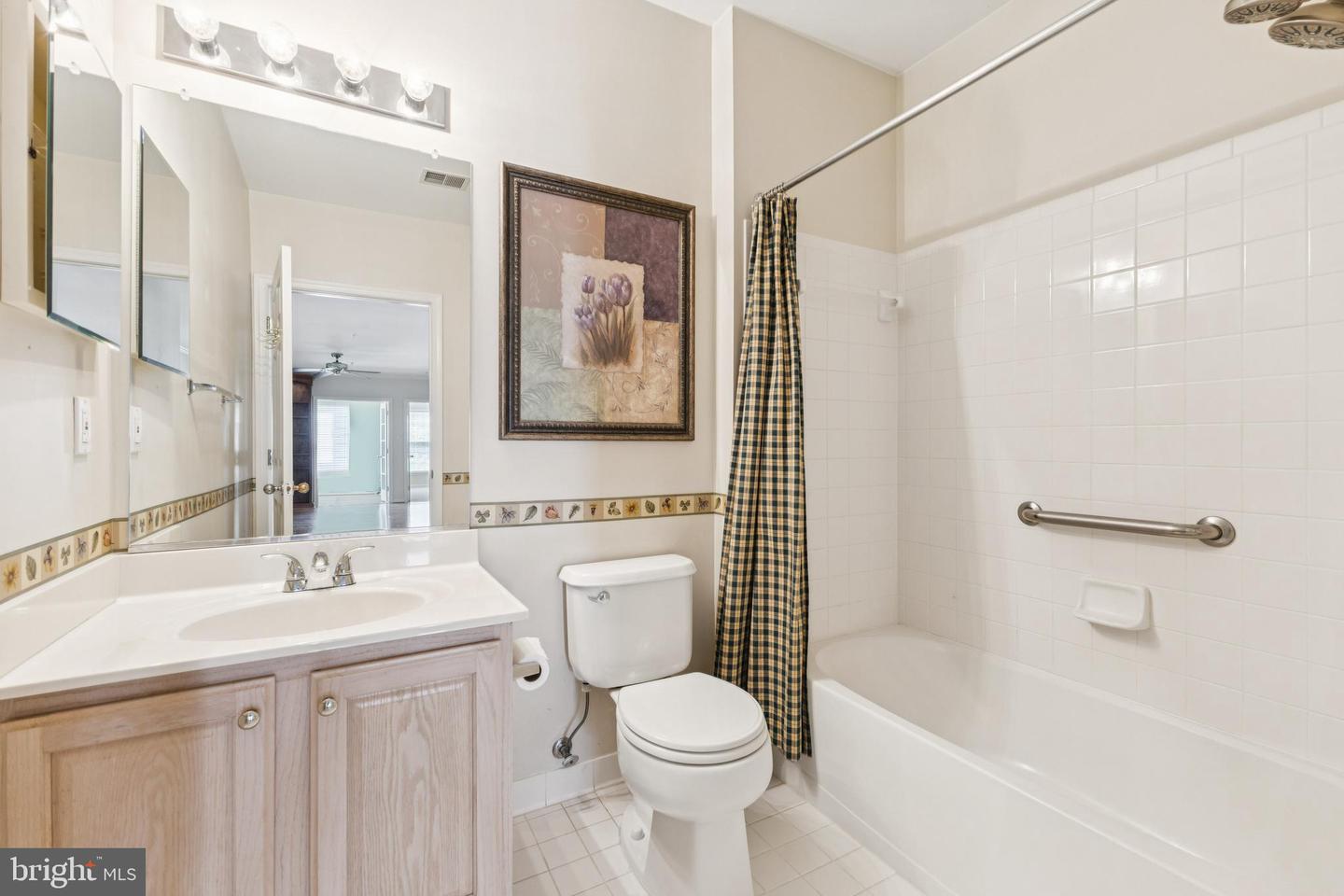 25272 RIFFLEFORD SQ #104, CHANTILLY, Virginia 20152, 2 Bedrooms Bedrooms, ,2 BathroomsBathrooms,Residential,For sale,25272 RIFFLEFORD SQ #104,VALO2097742 MLS # VALO2097742