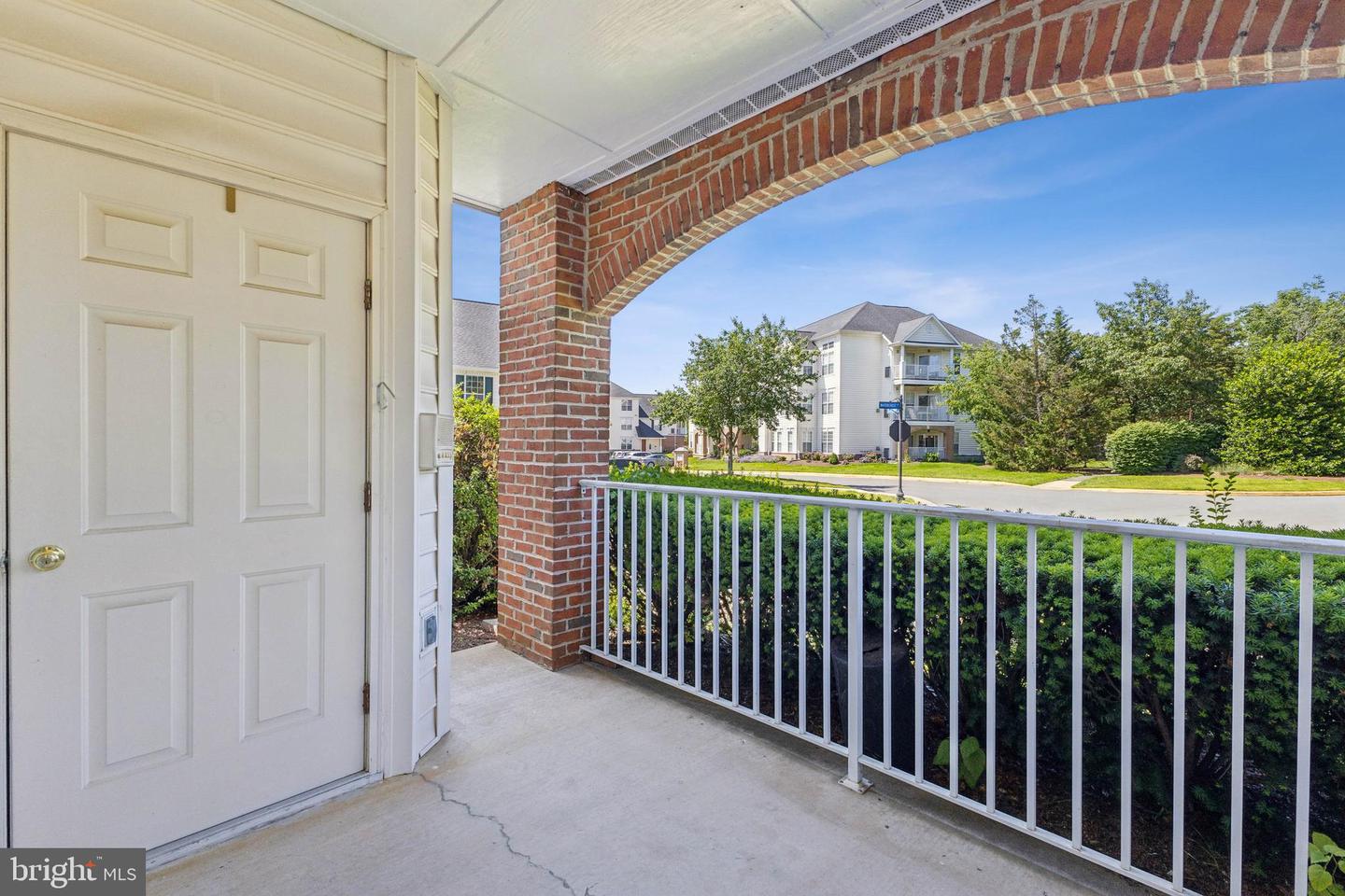 25272 RIFFLEFORD SQ #104, CHANTILLY, Virginia 20152, 2 Bedrooms Bedrooms, ,2 BathroomsBathrooms,Residential,For sale,25272 RIFFLEFORD SQ #104,VALO2097742 MLS # VALO2097742