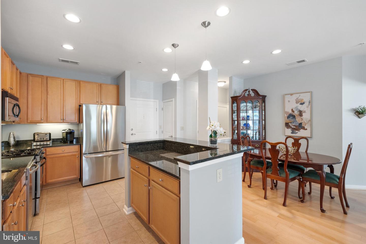 2665 PROSPERITY AVE #109, FAIRFAX, Virginia 22031, 2 Bedrooms Bedrooms, ,2 BathroomsBathrooms,Residential,For sale,2665 PROSPERITY AVE #109,VAFX2243428 MLS # VAFX2243428