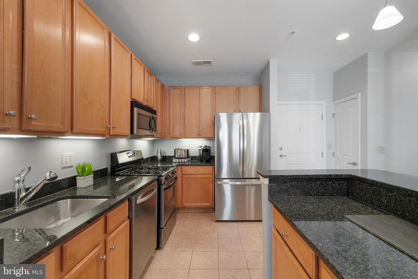 2665 PROSPERITY AVE #109, FAIRFAX, Virginia 22031, 2 Bedrooms Bedrooms, ,2 BathroomsBathrooms,Residential,For sale,2665 PROSPERITY AVE #109,VAFX2243428 MLS # VAFX2243428