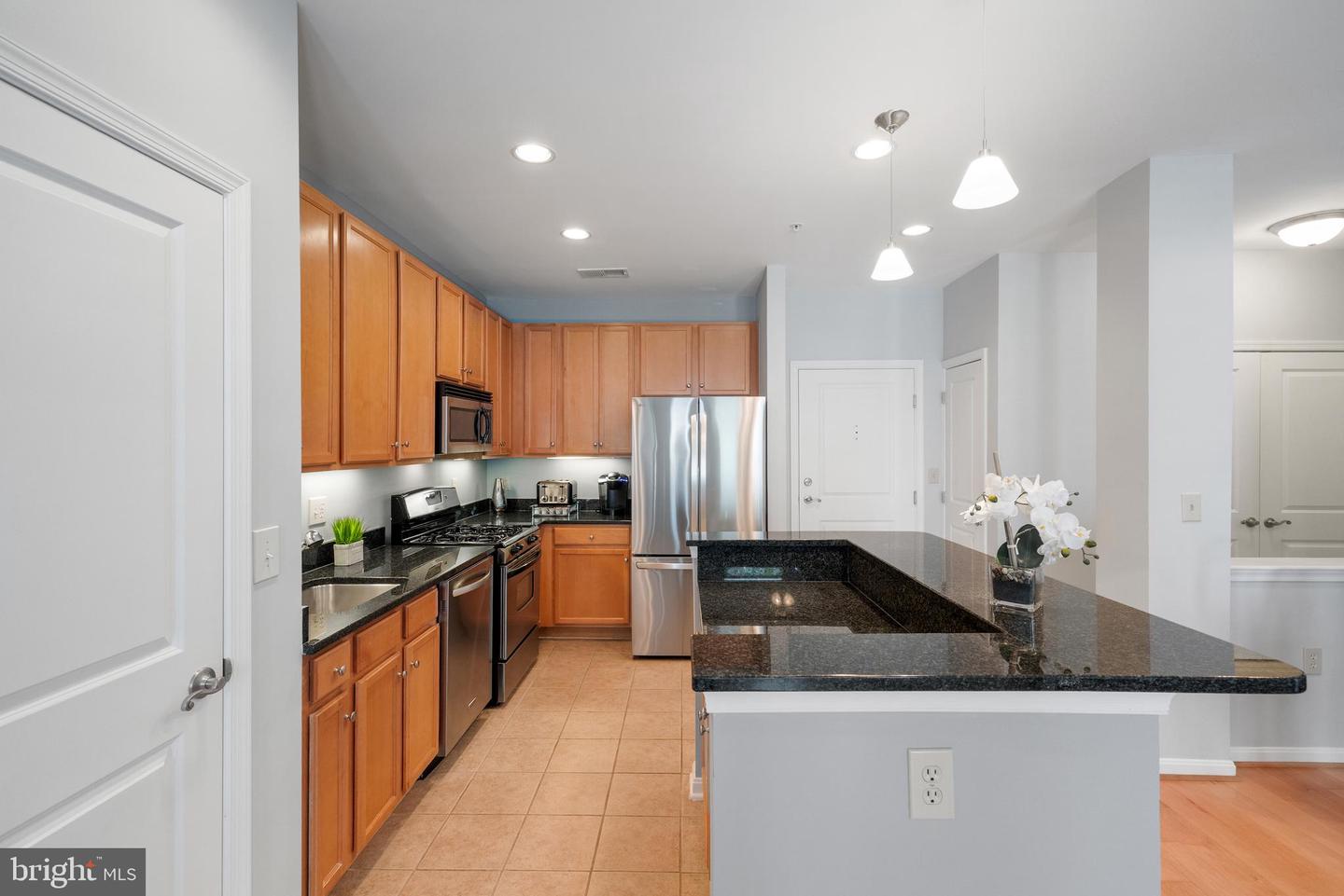 2665 PROSPERITY AVE #109, FAIRFAX, Virginia 22031, 2 Bedrooms Bedrooms, ,2 BathroomsBathrooms,Residential,For sale,2665 PROSPERITY AVE #109,VAFX2243428 MLS # VAFX2243428