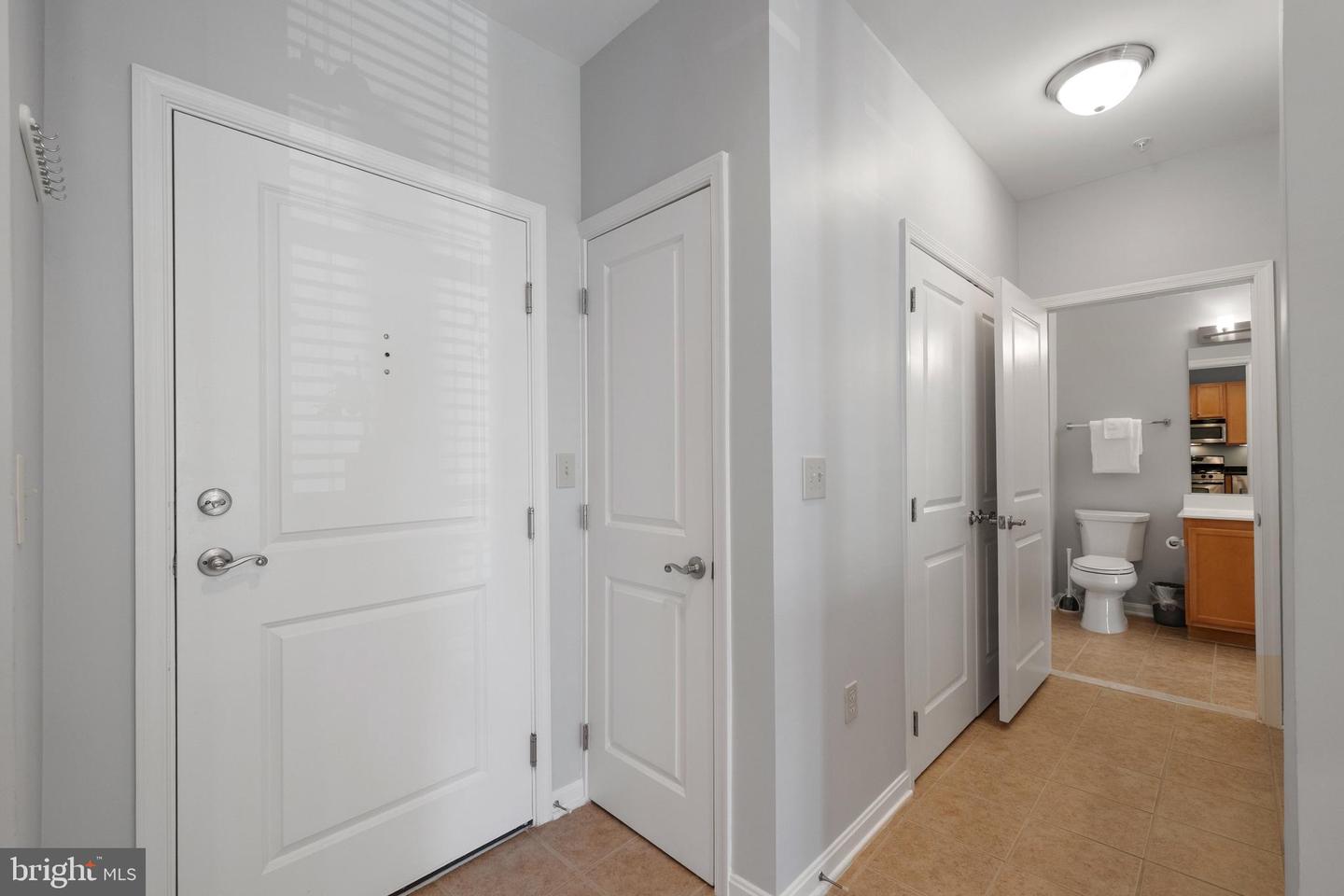 2665 PROSPERITY AVE #109, FAIRFAX, Virginia 22031, 2 Bedrooms Bedrooms, ,2 BathroomsBathrooms,Residential,For sale,2665 PROSPERITY AVE #109,VAFX2243428 MLS # VAFX2243428