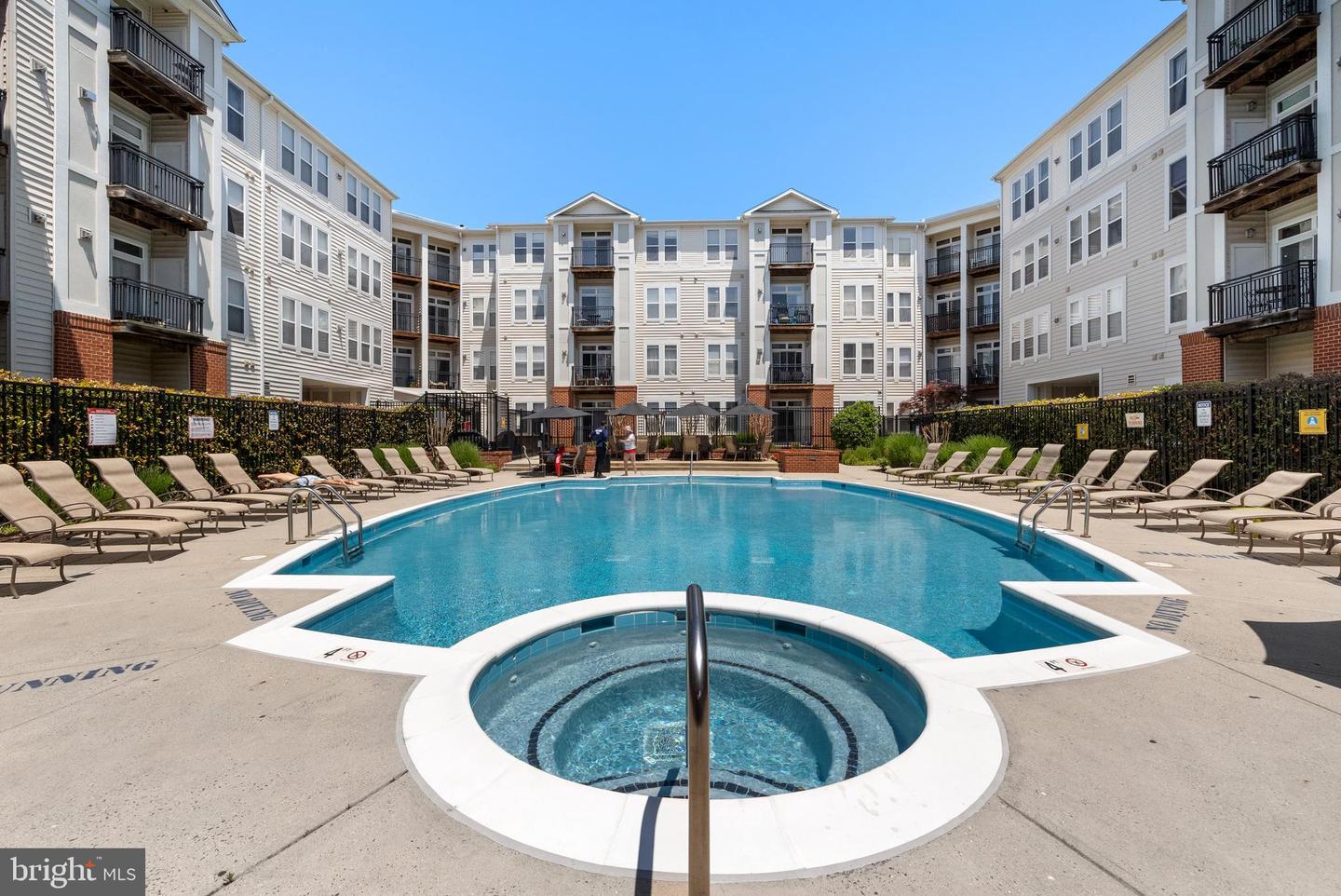 2665 PROSPERITY AVE #109, FAIRFAX, Virginia 22031, 2 Bedrooms Bedrooms, ,2 BathroomsBathrooms,Residential,For sale,2665 PROSPERITY AVE #109,VAFX2243428 MLS # VAFX2243428