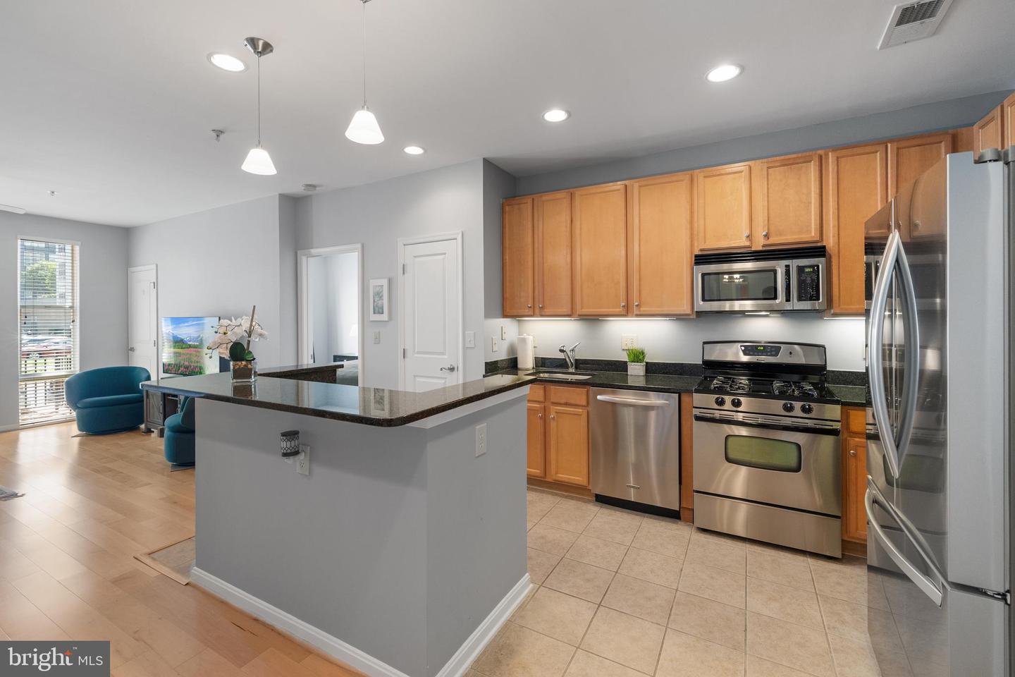 2665 PROSPERITY AVE #109, FAIRFAX, Virginia 22031, 2 Bedrooms Bedrooms, ,2 BathroomsBathrooms,Residential,For sale,2665 PROSPERITY AVE #109,VAFX2243428 MLS # VAFX2243428