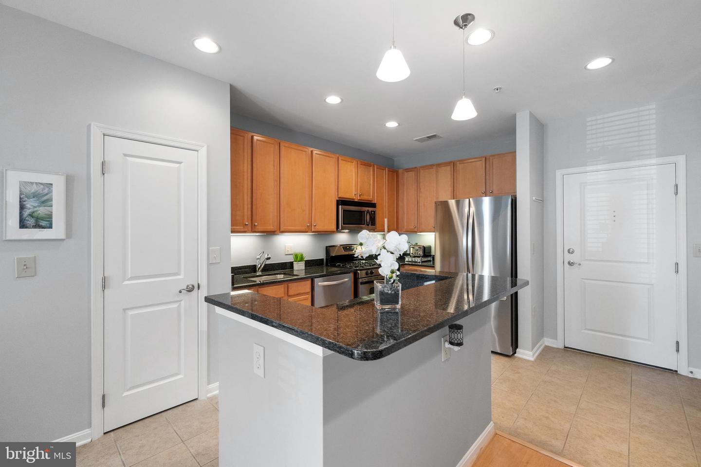2665 PROSPERITY AVE #109, FAIRFAX, Virginia 22031, 2 Bedrooms Bedrooms, ,2 BathroomsBathrooms,Residential,For sale,2665 PROSPERITY AVE #109,VAFX2243428 MLS # VAFX2243428