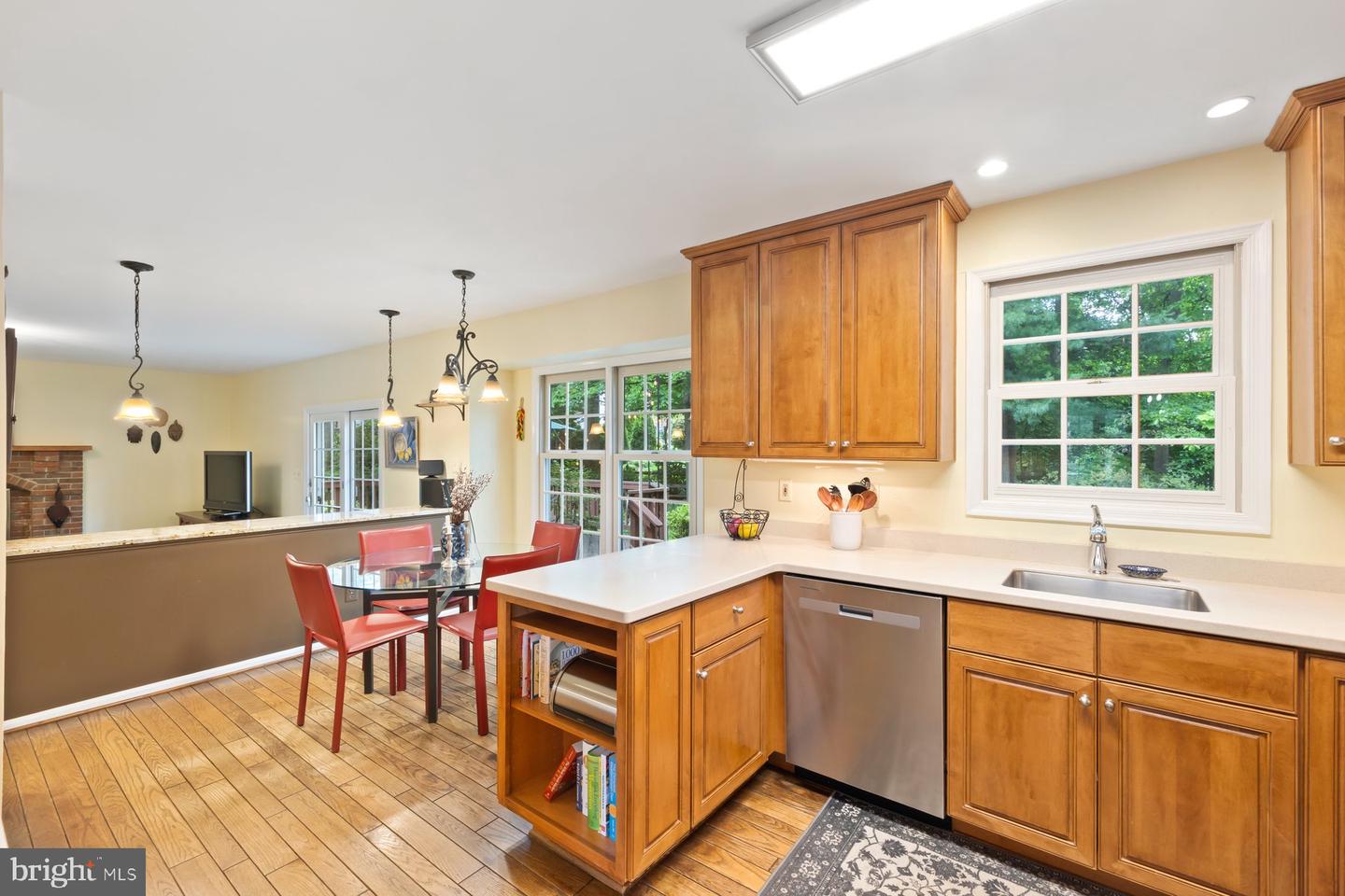 9300 OLIVIA PL, BURKE, Virginia 22015, 5 Bedrooms Bedrooms, ,3 BathroomsBathrooms,Residential,For sale,9300 OLIVIA PL,VAFX2243448 MLS # VAFX2243448