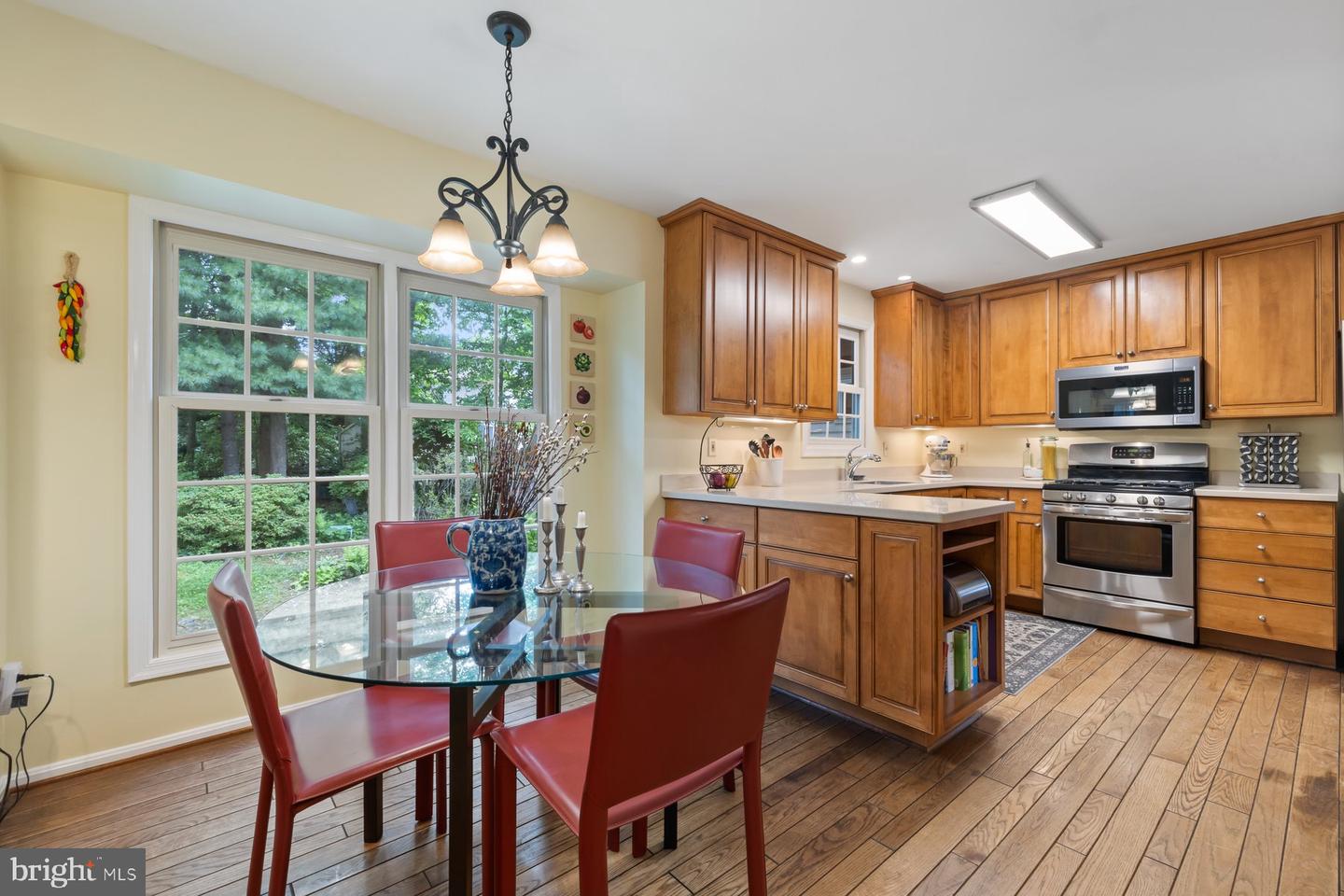 9300 OLIVIA PL, BURKE, Virginia 22015, 5 Bedrooms Bedrooms, ,3 BathroomsBathrooms,Residential,For sale,9300 OLIVIA PL,VAFX2243448 MLS # VAFX2243448