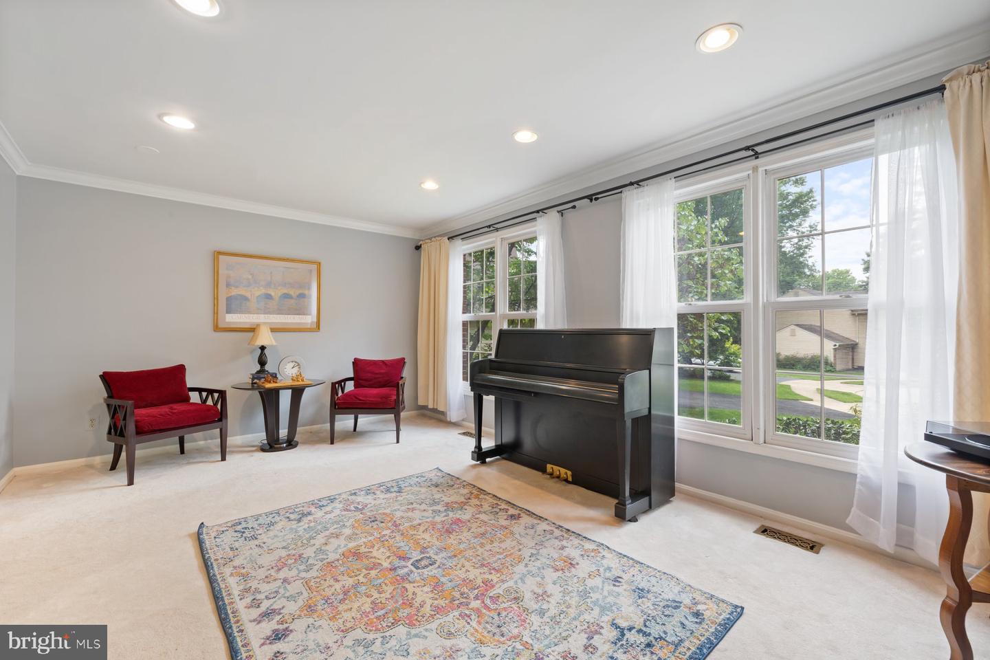 9300 OLIVIA PL, BURKE, Virginia 22015, 5 Bedrooms Bedrooms, ,3 BathroomsBathrooms,Residential,For sale,9300 OLIVIA PL,VAFX2243448 MLS # VAFX2243448