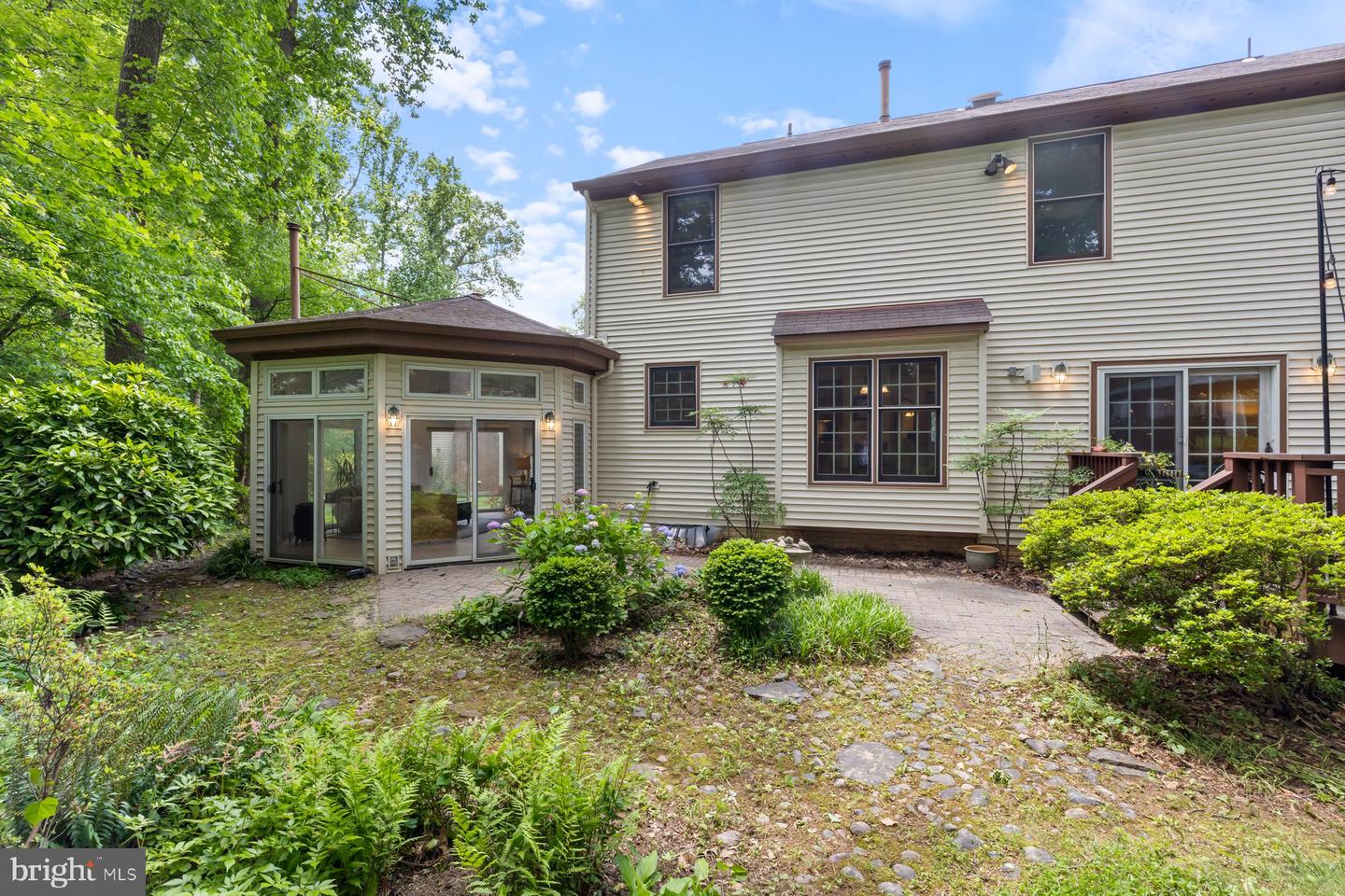 9300 OLIVIA PL, BURKE, Virginia 22015, 5 Bedrooms Bedrooms, ,3 BathroomsBathrooms,Residential,For sale,9300 OLIVIA PL,VAFX2243448 MLS # VAFX2243448