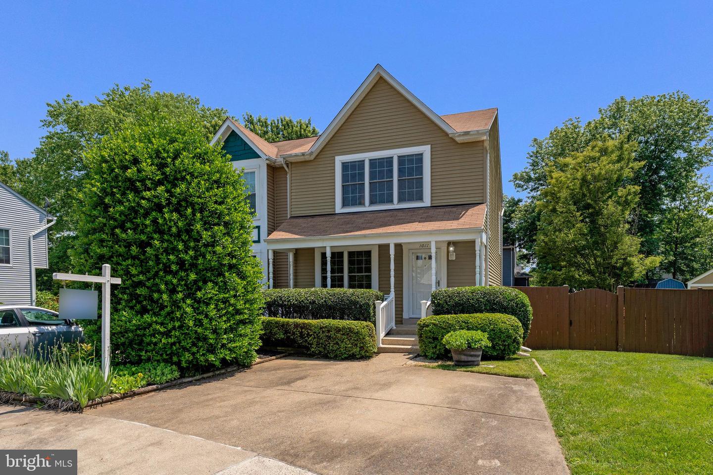 1011 FORBES CT NE, LEESBURG, Virginia 20176, 2 Bedrooms Bedrooms, ,3 BathroomsBathrooms,Residential,For sale,1011 FORBES CT NE,VALO2097938 MLS # VALO2097938